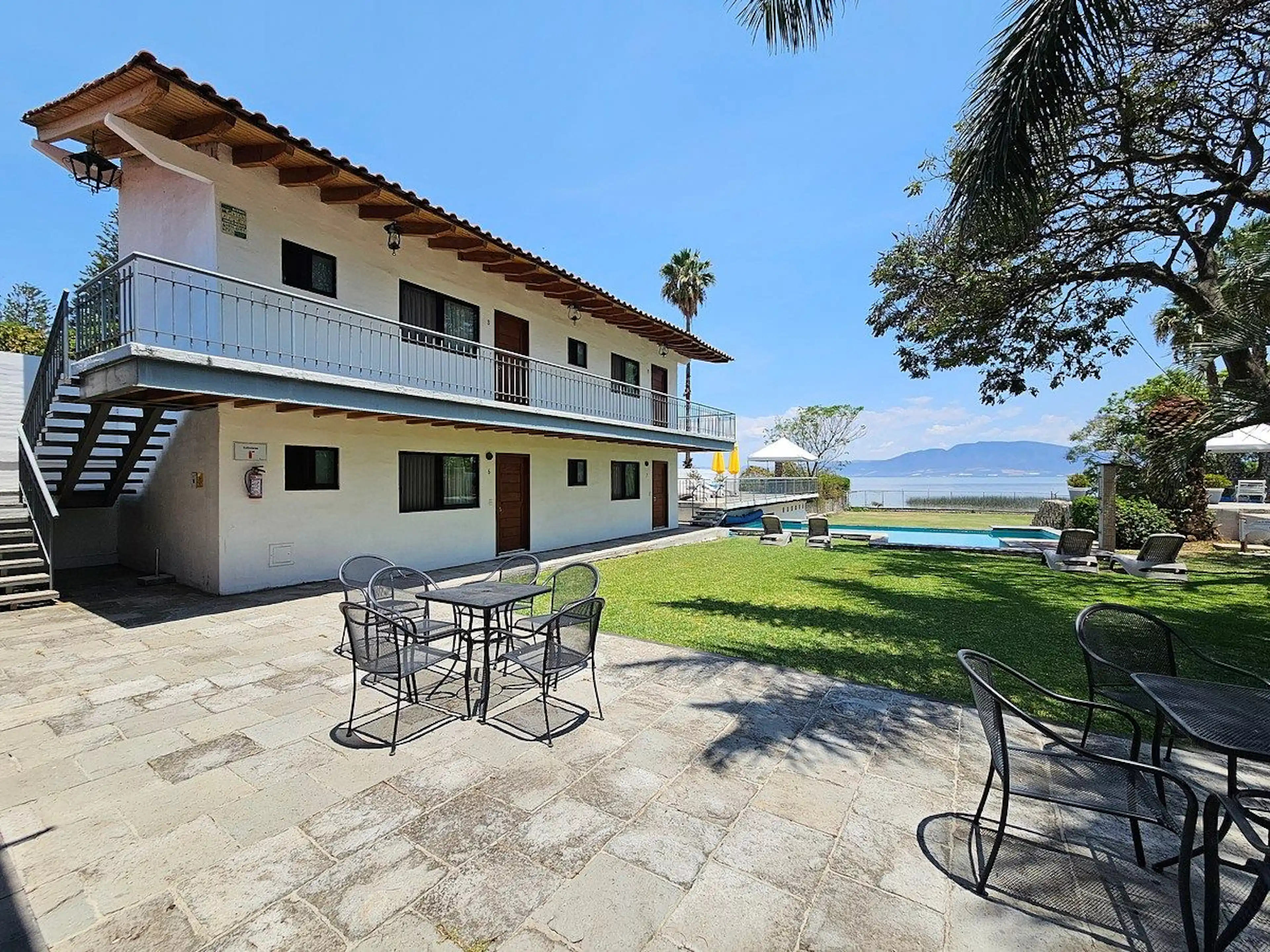 Calle Del Lago 42