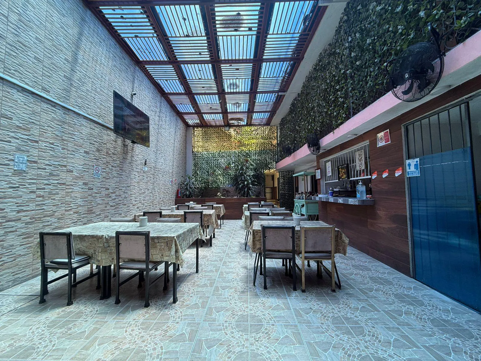 Local Comercial Spot2