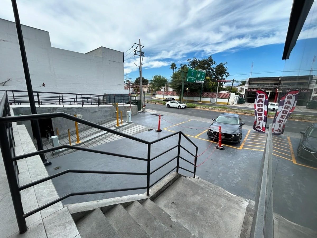 Local Comercial Spot2