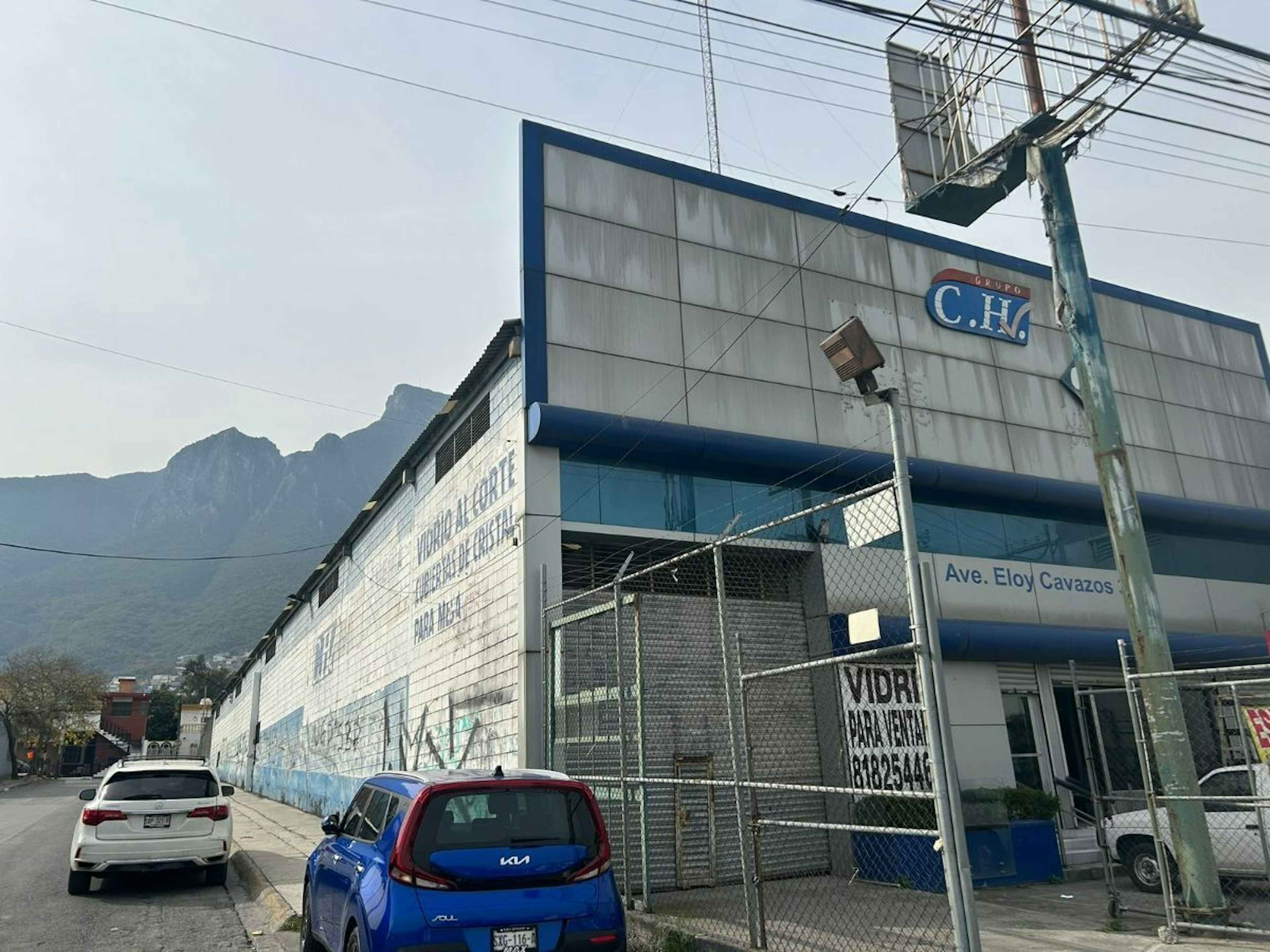 Avenida Eloy Cavazos 3804