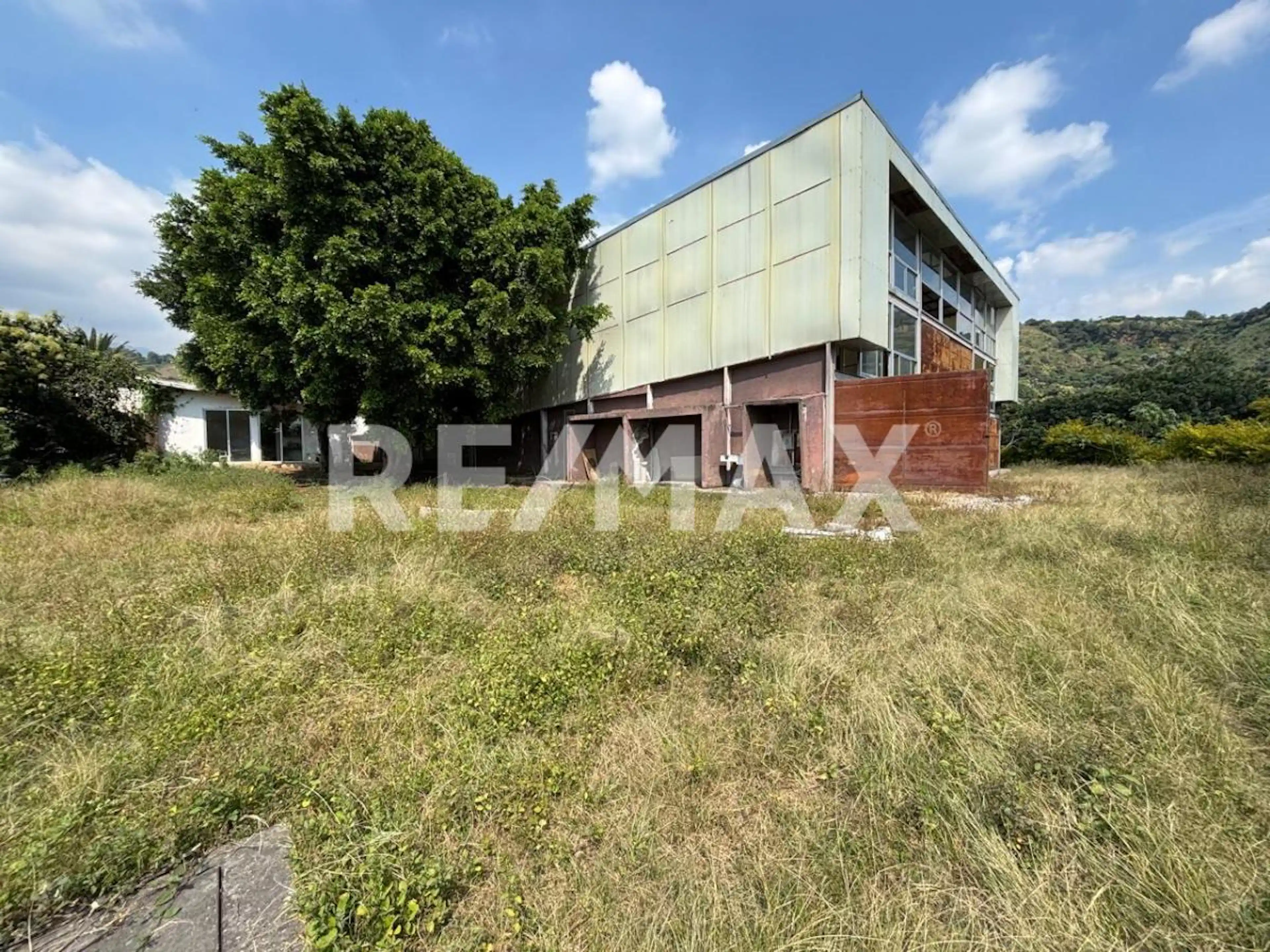 Terreno En Venta En Morelos Con Nave Industrial,  Totolapan