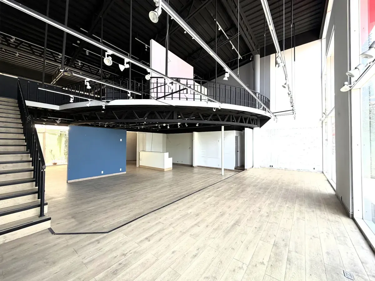 Local Comercial Spot2