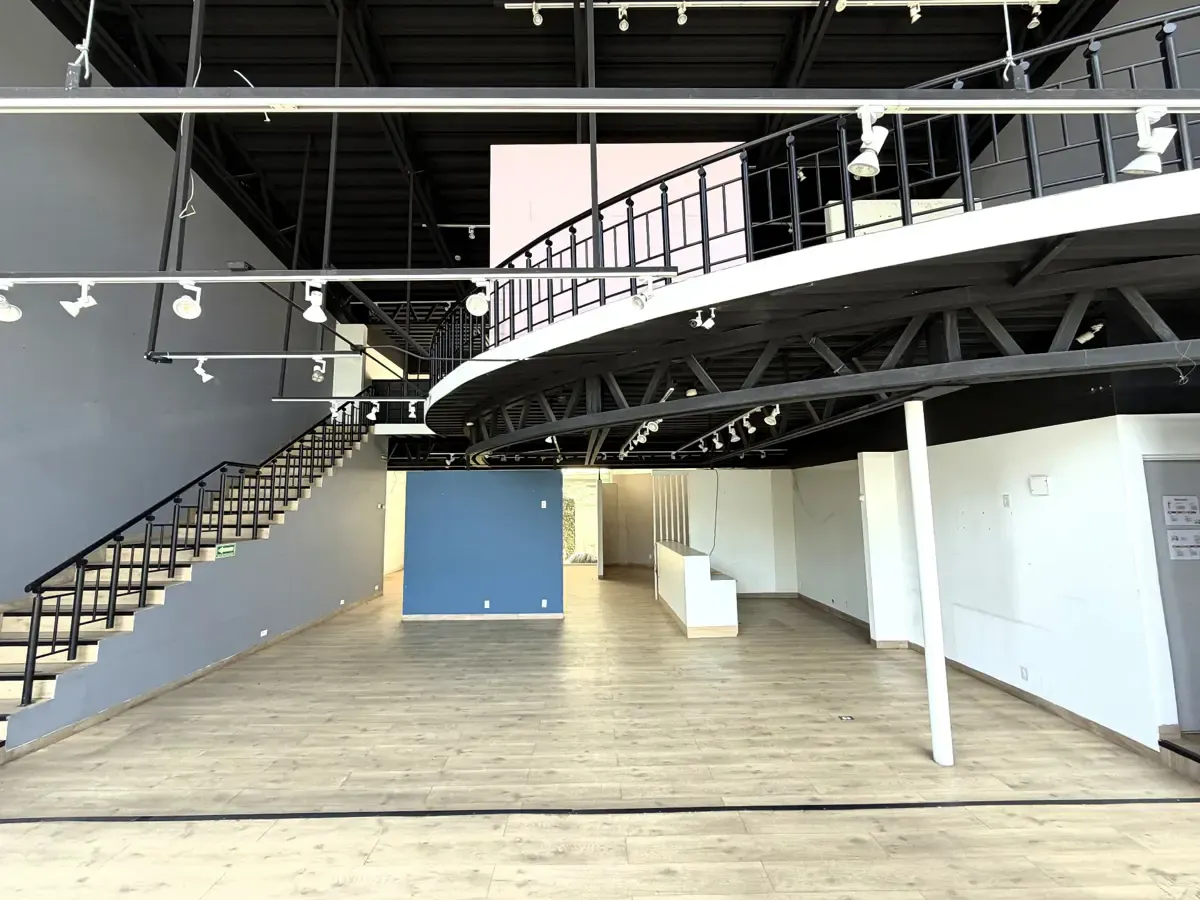 Local Comercial Spot2