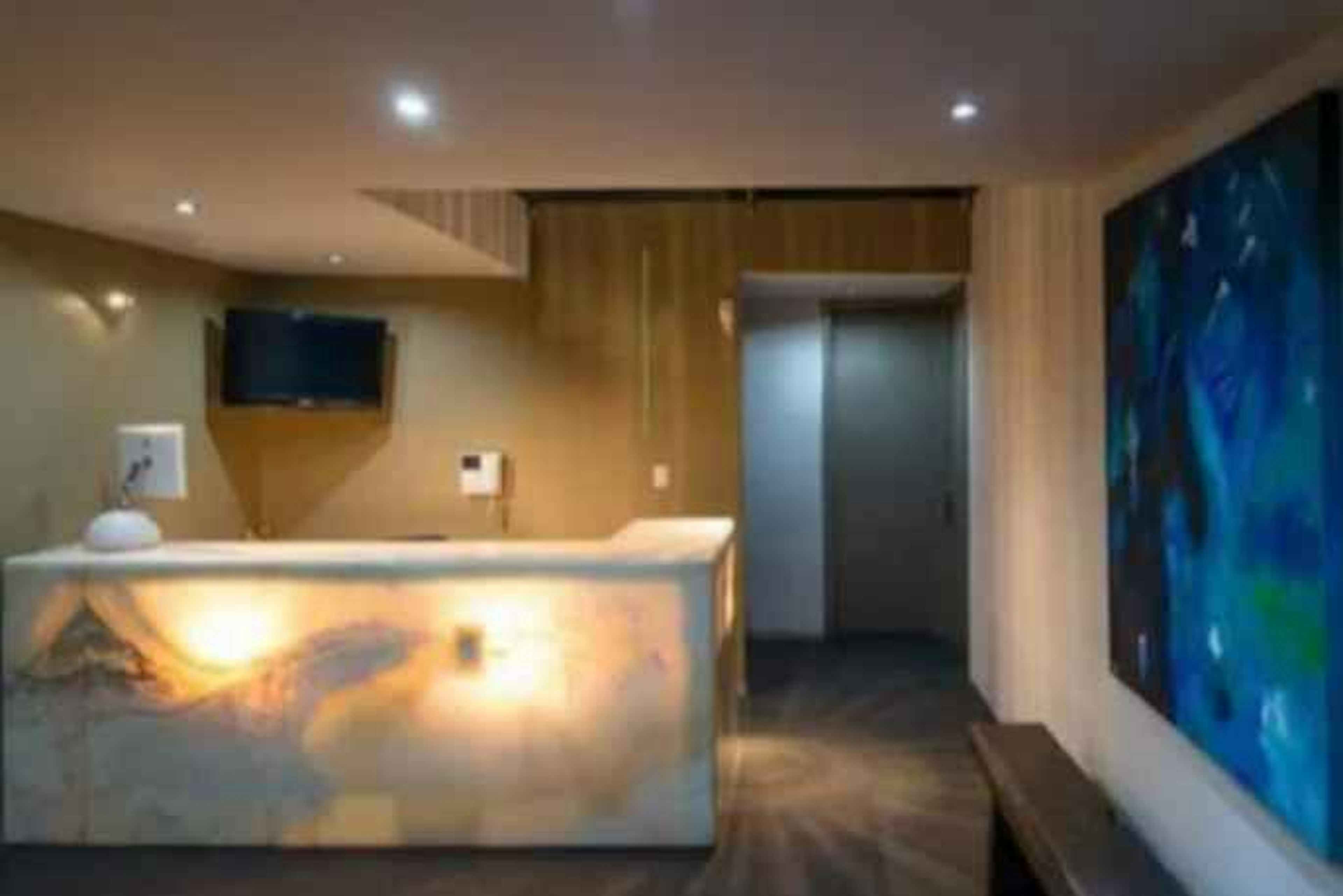 Avenida De Los Bosques