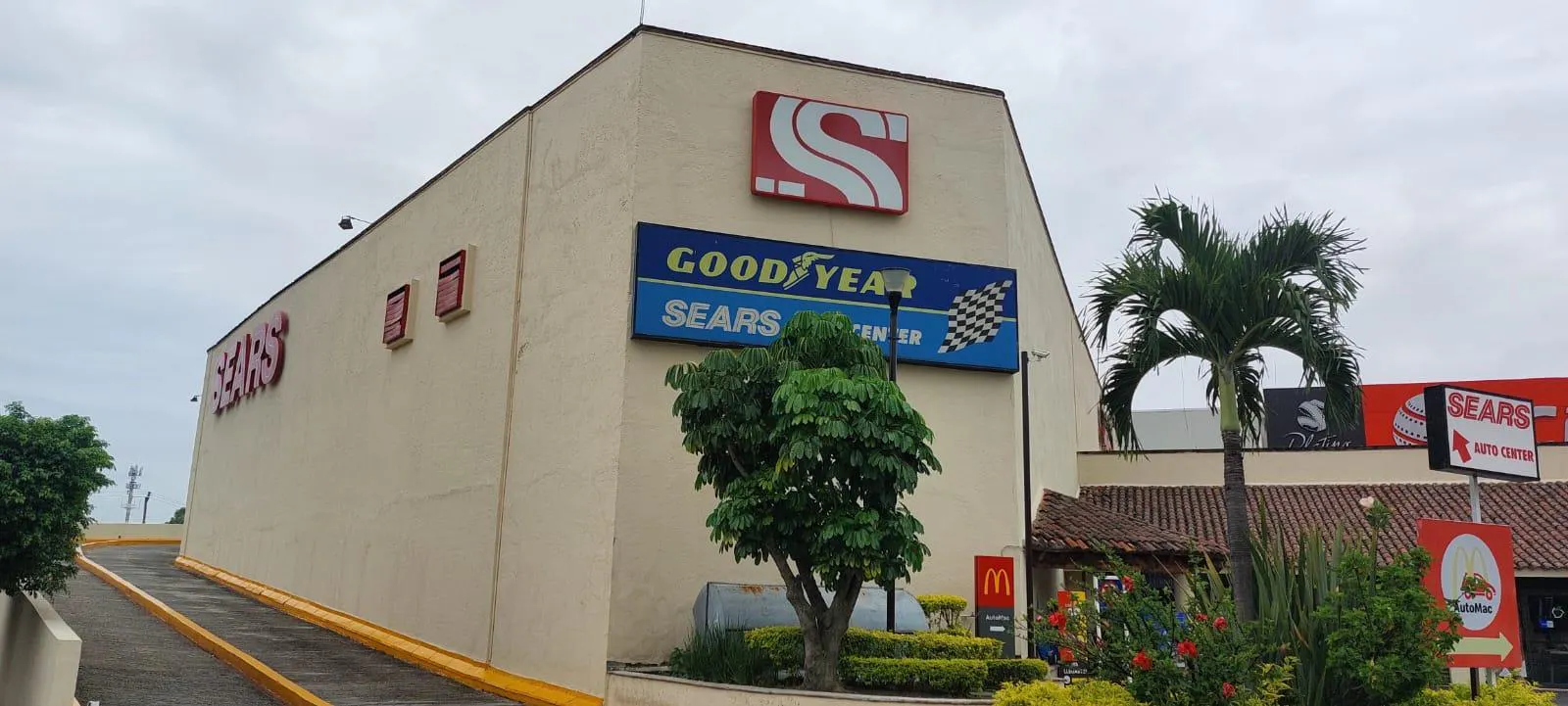 Local Comercial Spot2