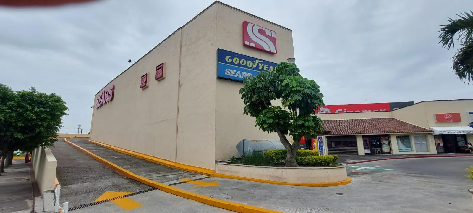 Local Comercial Spot2