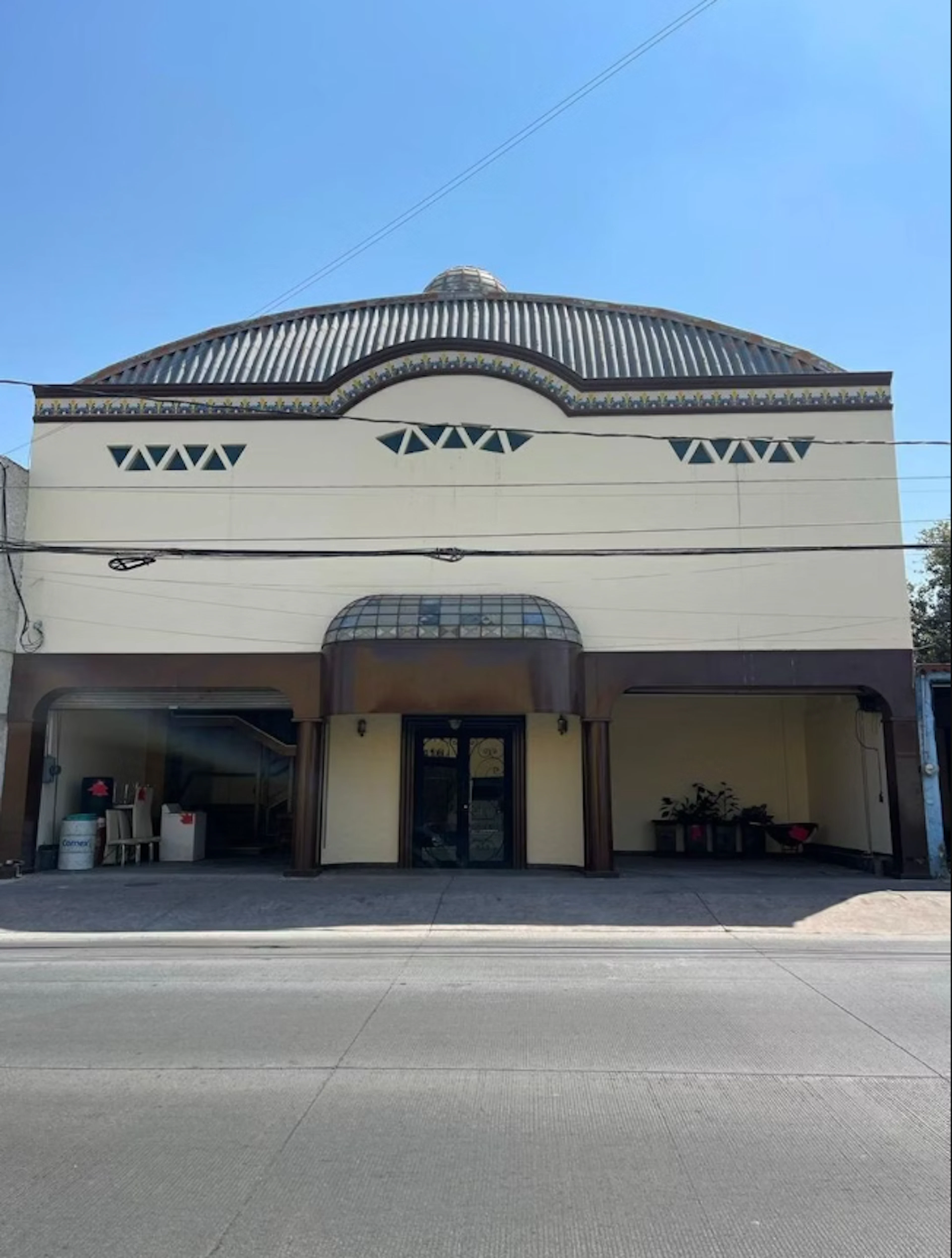 Local Comercial Spot2