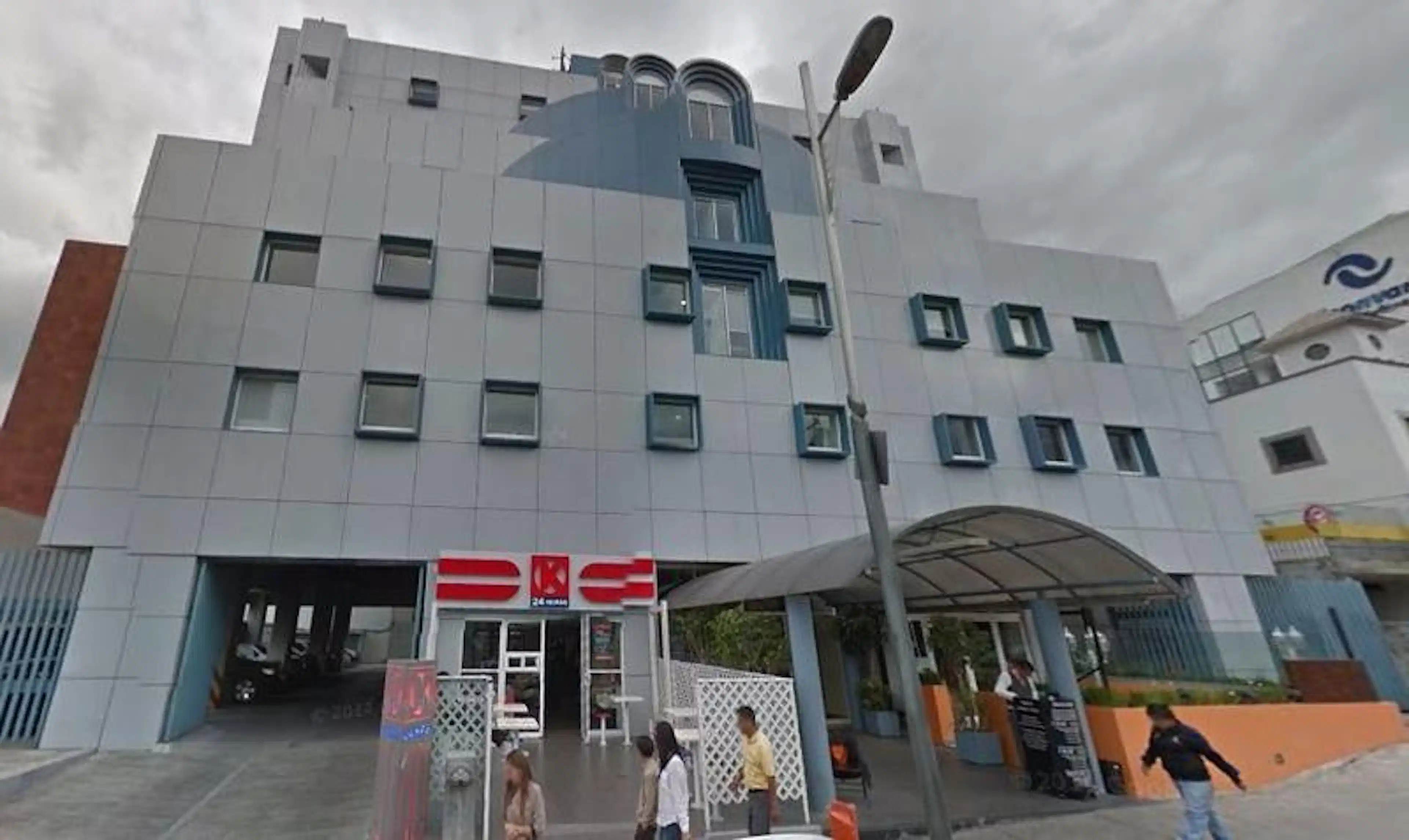 Oficinas En Renta En Bosque De Las Palmas De 110 M2 Con Estacionamiento Y Seguridad 24 Hrs