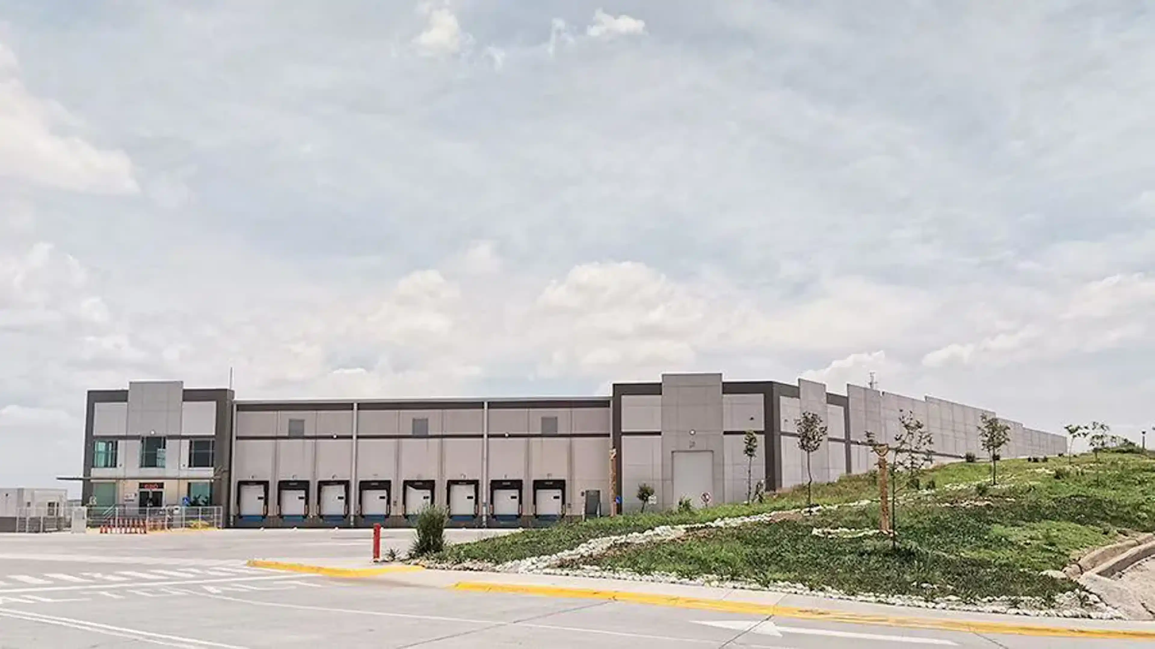 Renta De Nave Industrial De 16,044 M2 En Iztapalapa *