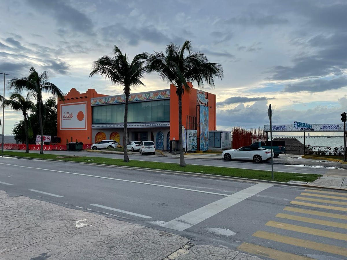 Local Comercial Spot2