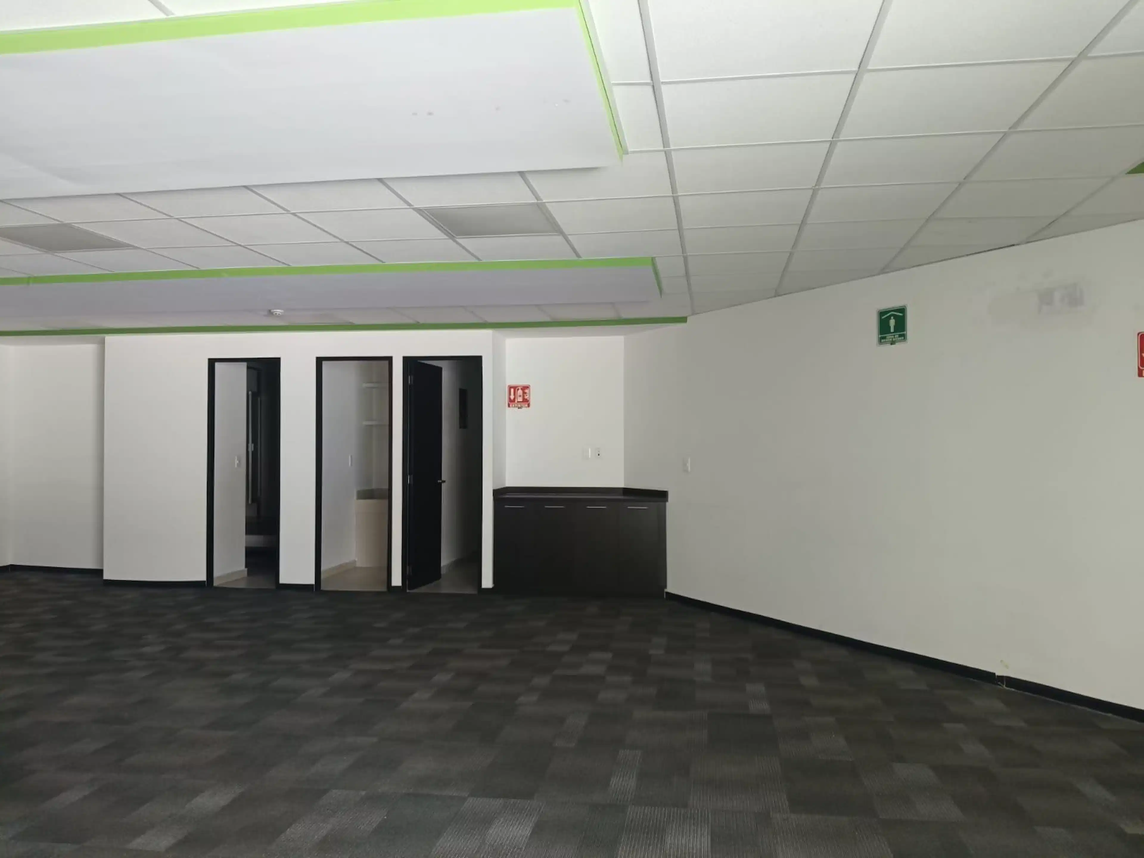 RENTA HERMOSO LOCAL De 130M2 En Santa Mónica S/N