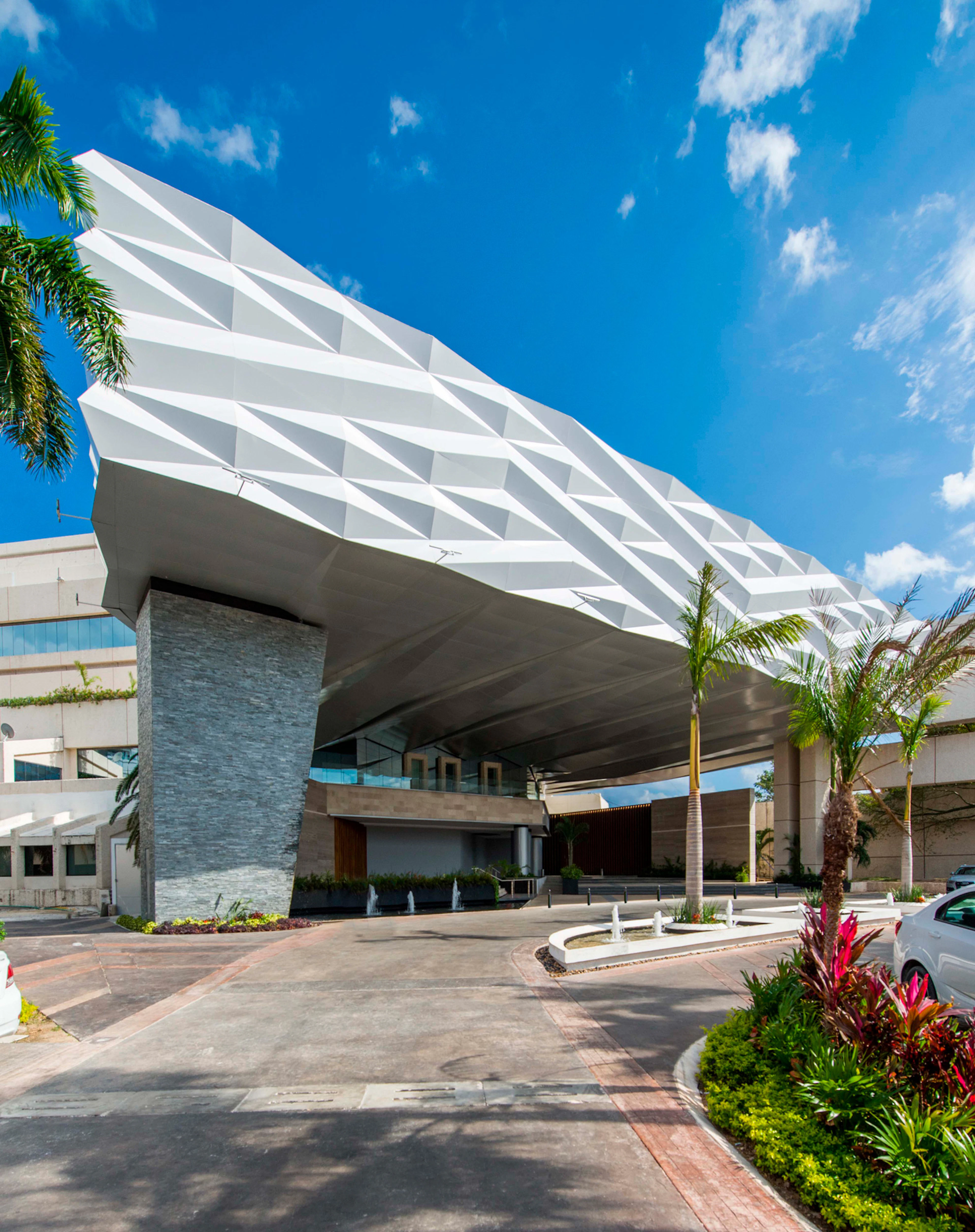 Regus Cancún 1-2p-photo