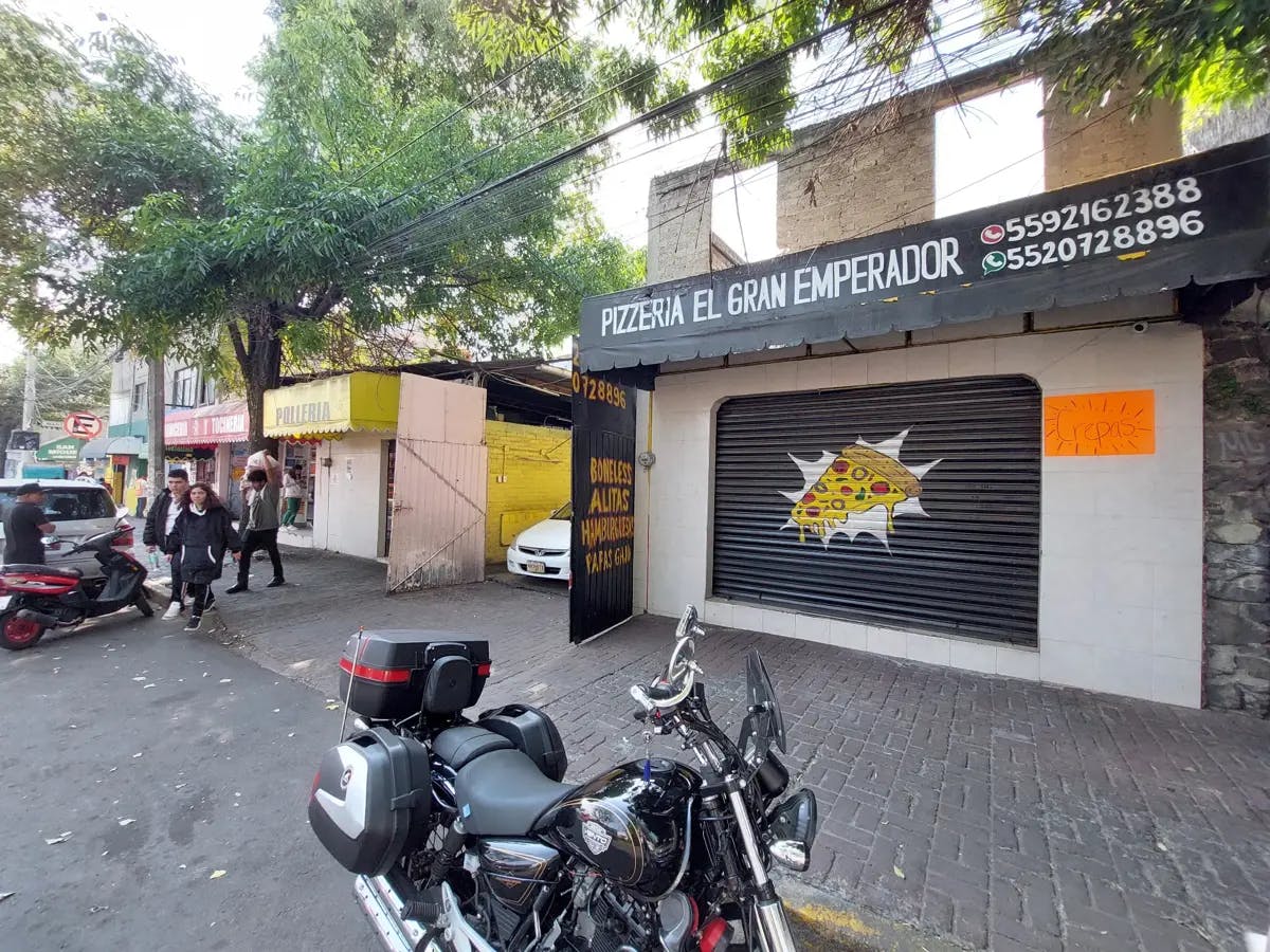 Local Comercial Spot2