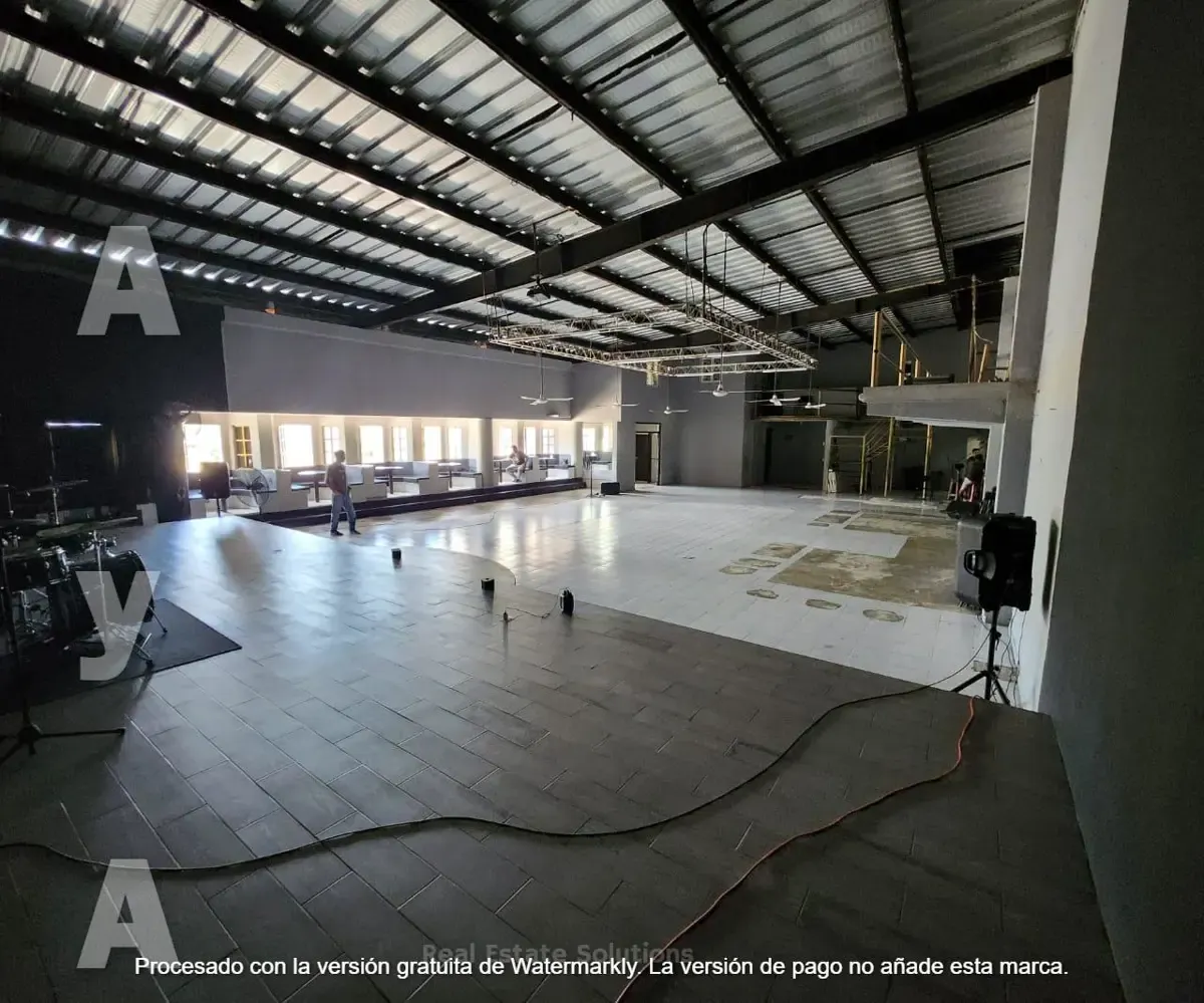 Local Comercial Spot2