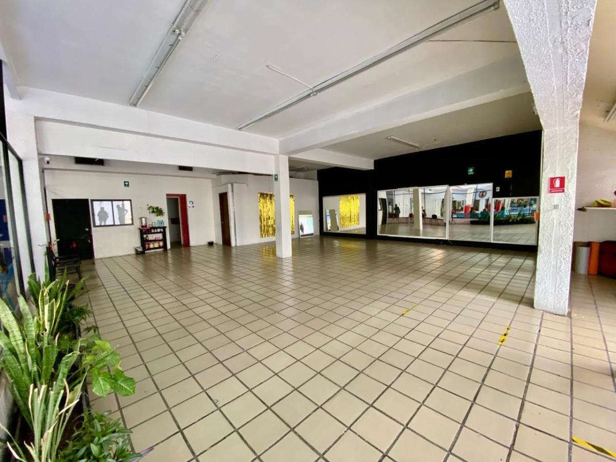 Local Comercial Spot2