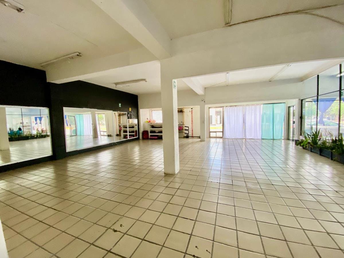 Local Comercial Spot2