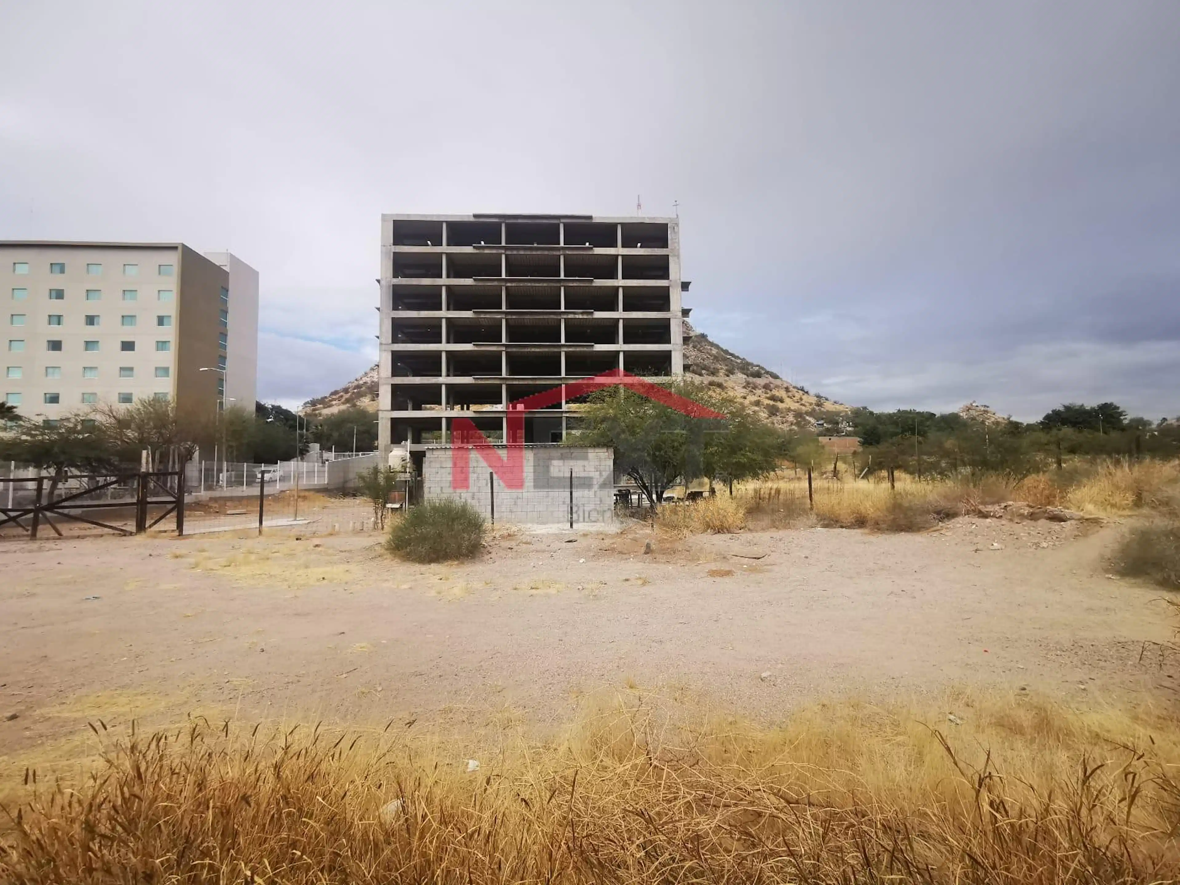 VENTA DE TERRENO FRENTE A GALERIAS MALL