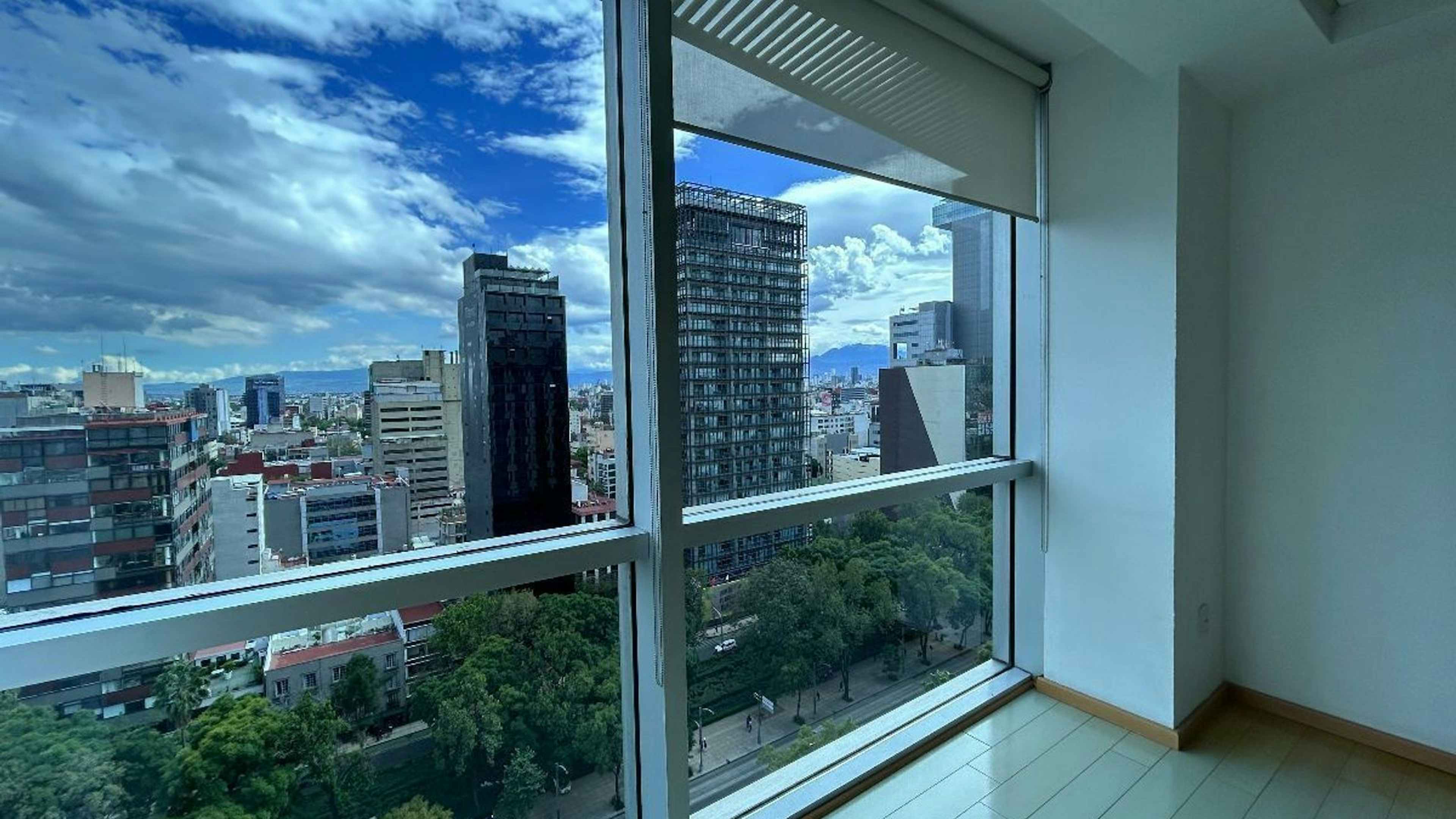 Avenida Paseo De La Reforma 300