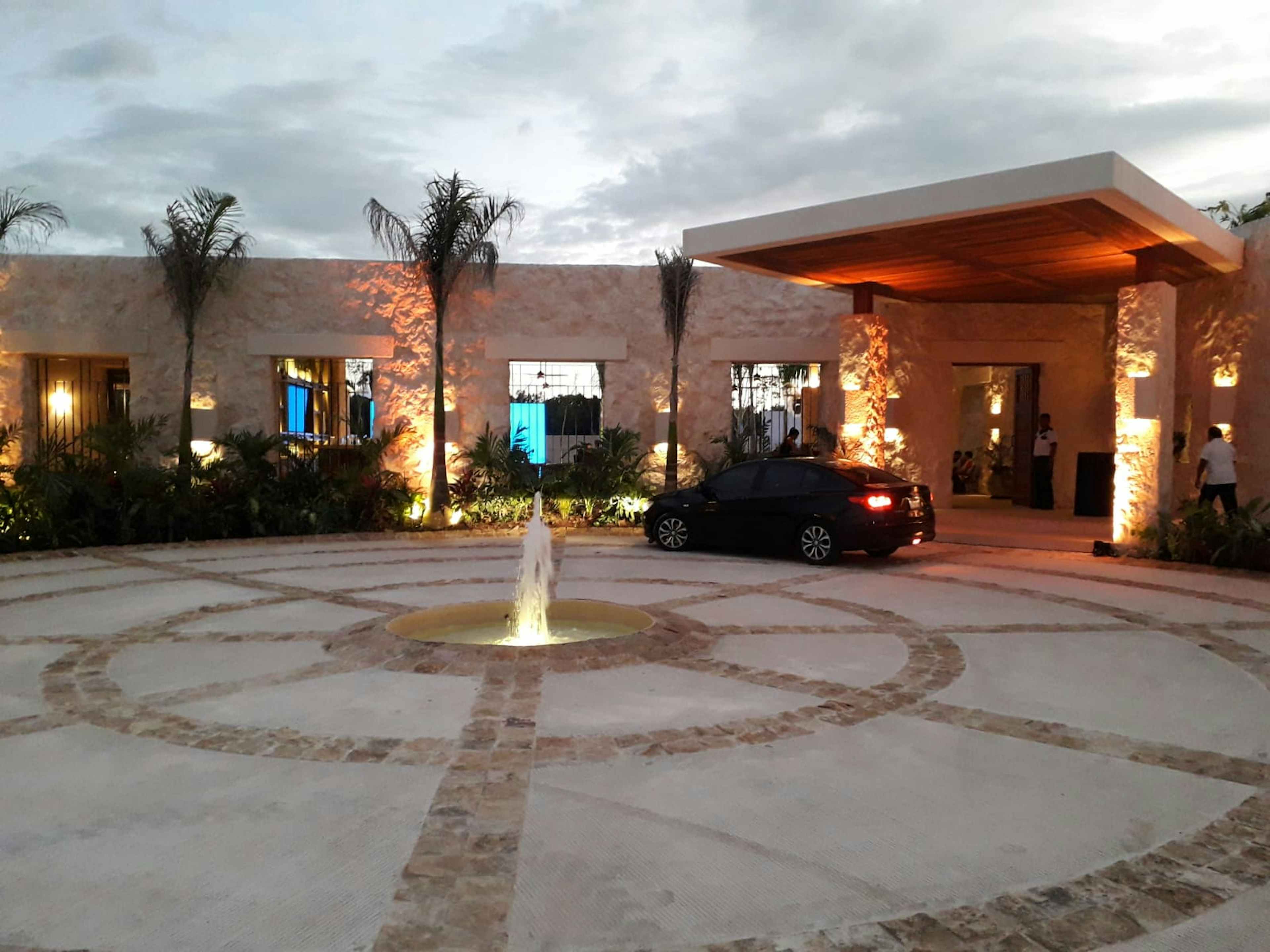 Av Roble Esquina Av Chac Mool