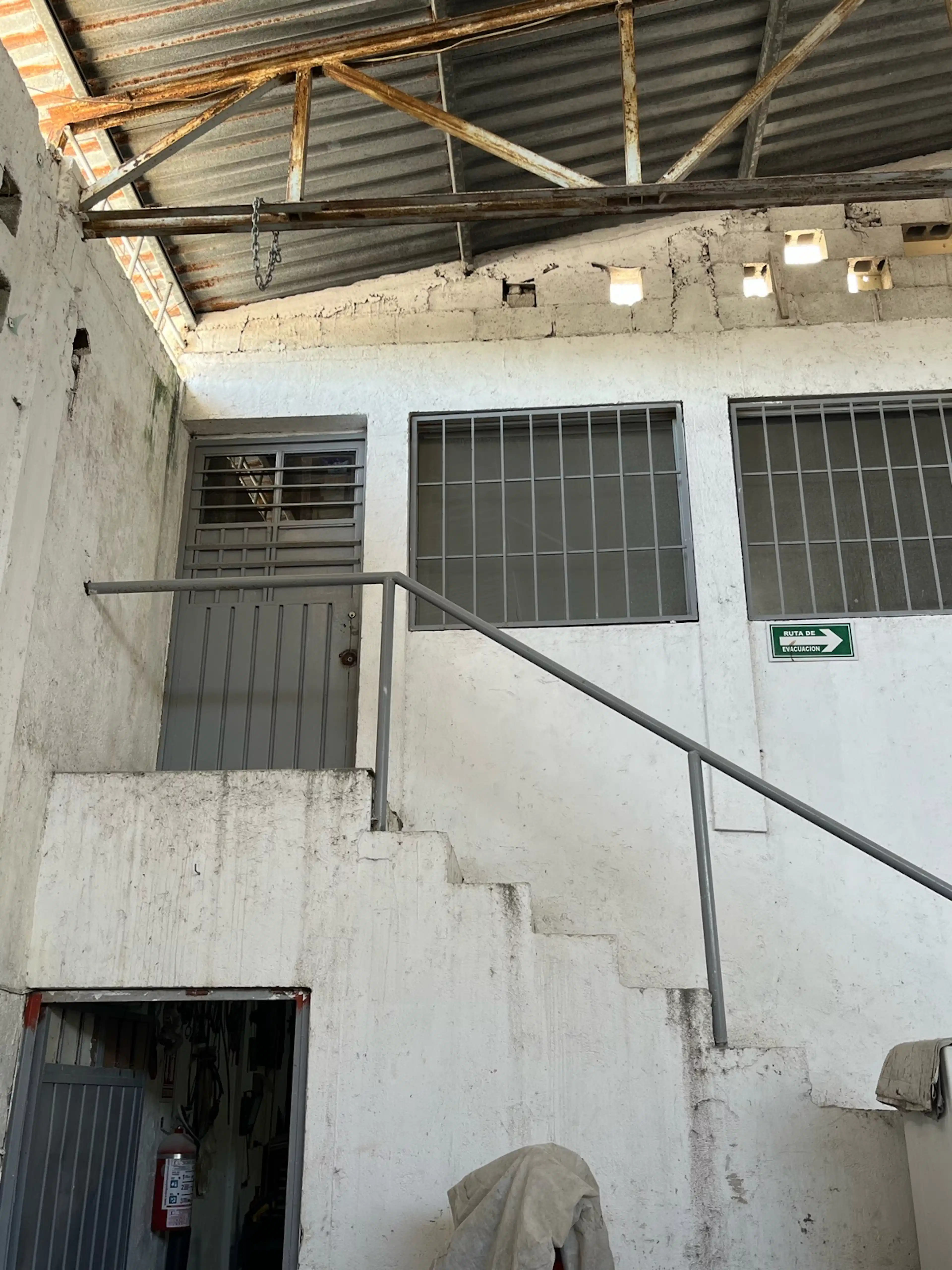 Bodega En Venta O Renta  En Esquina Sobre Avenida Revolución, Cancún S/N
