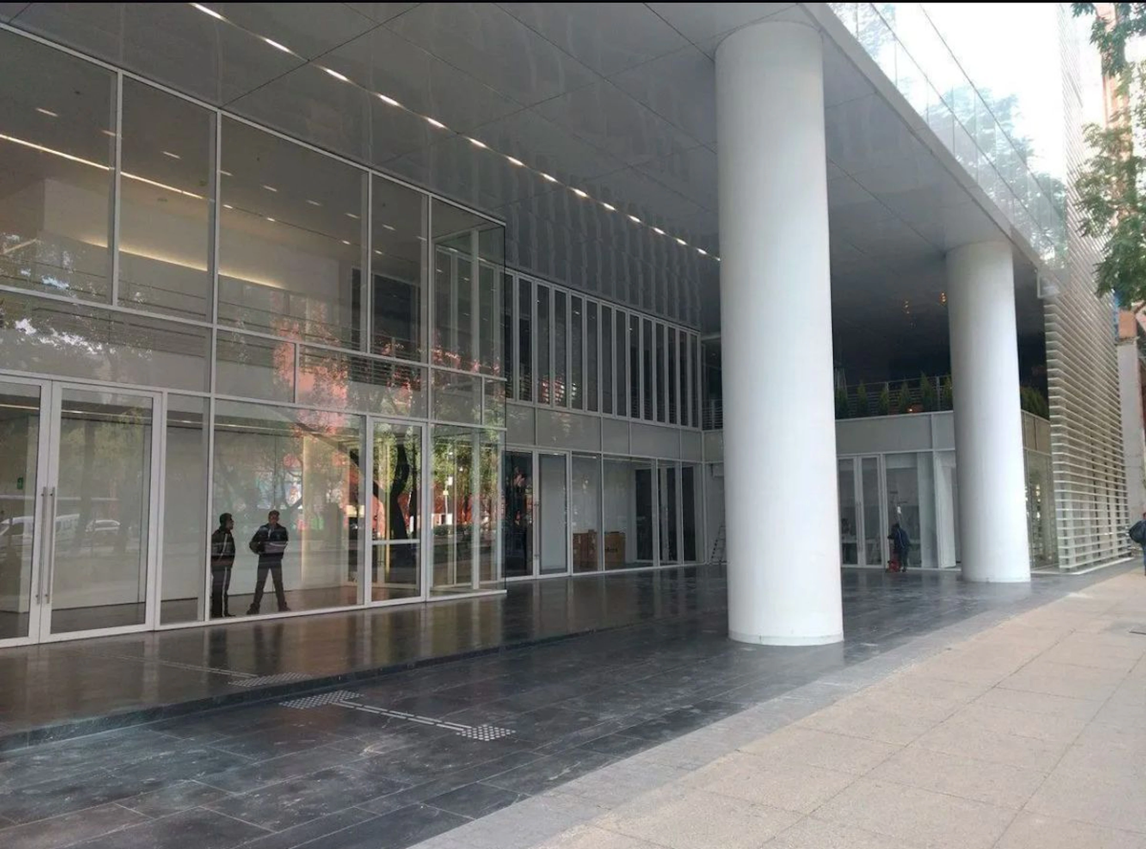 Local Comercial Spot2