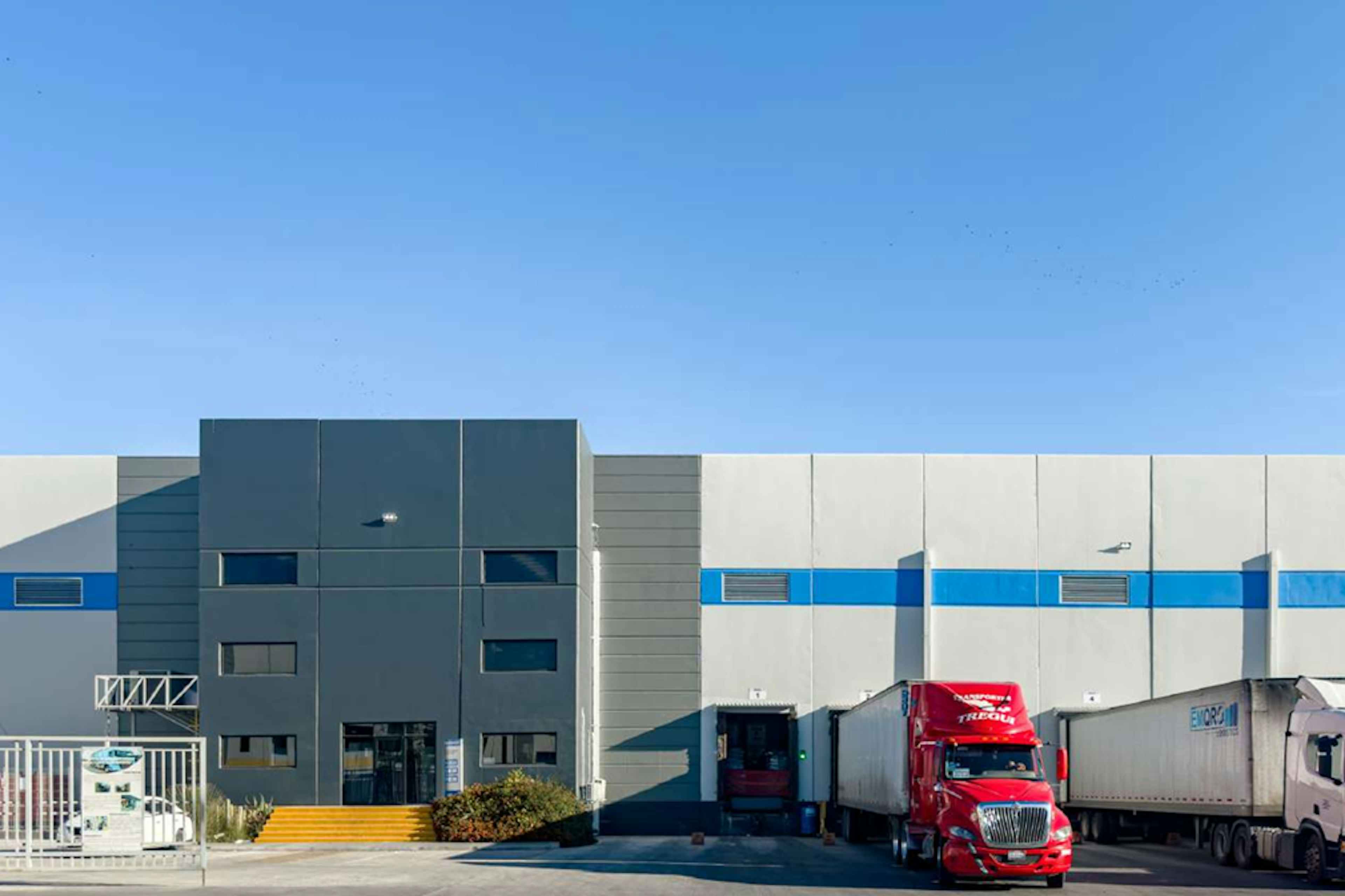 Pia Grande F3 Av. 100 El Colorado -  Higuerillas 4200