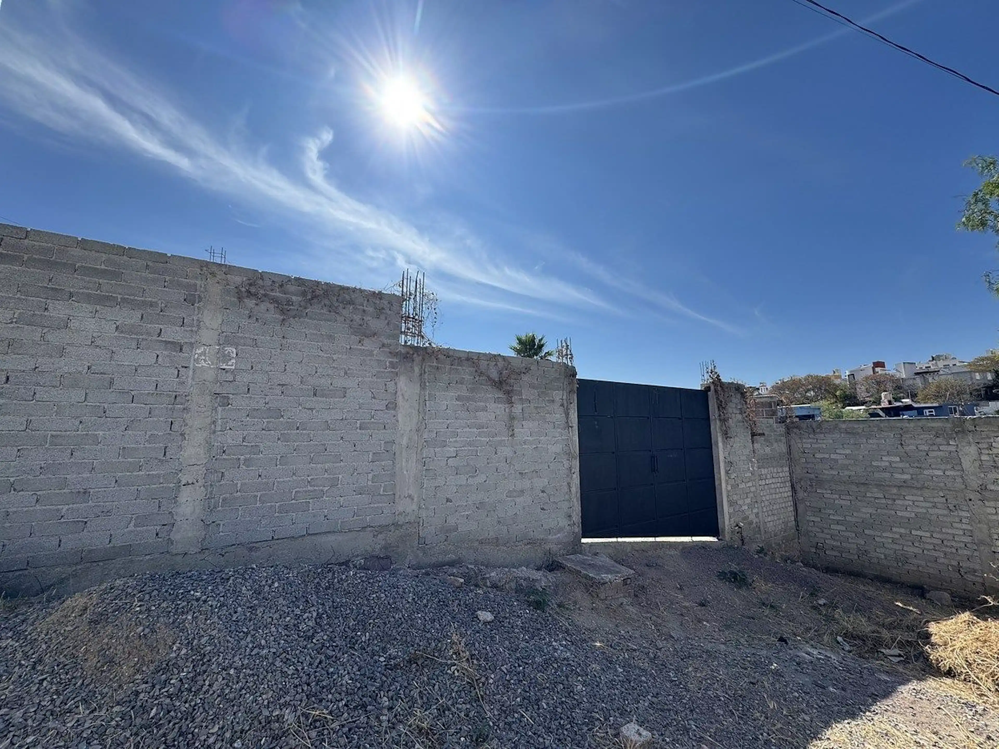 Terreno Urbano Con Costruccion En Obra Negra