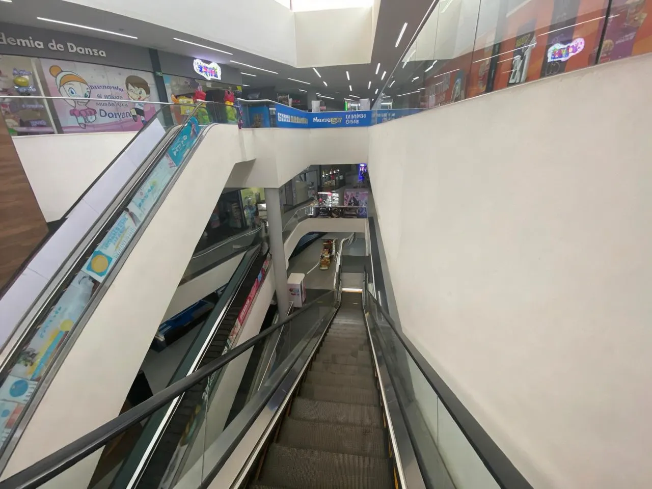 Local Comercial Spot2