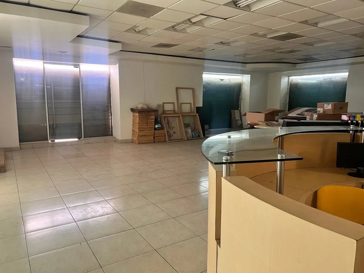 Local Comercial Spot2