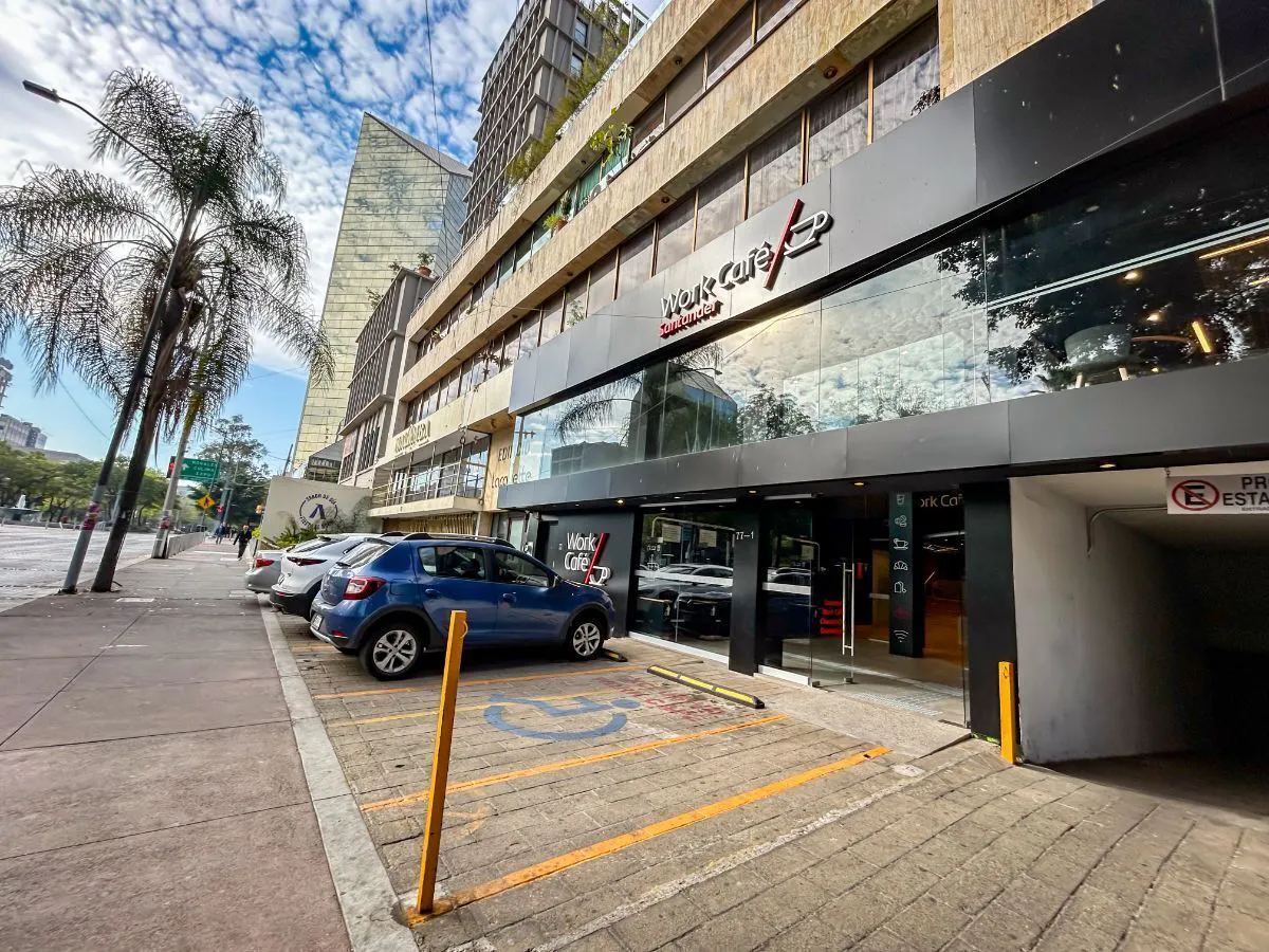 Local Comercial Spot2