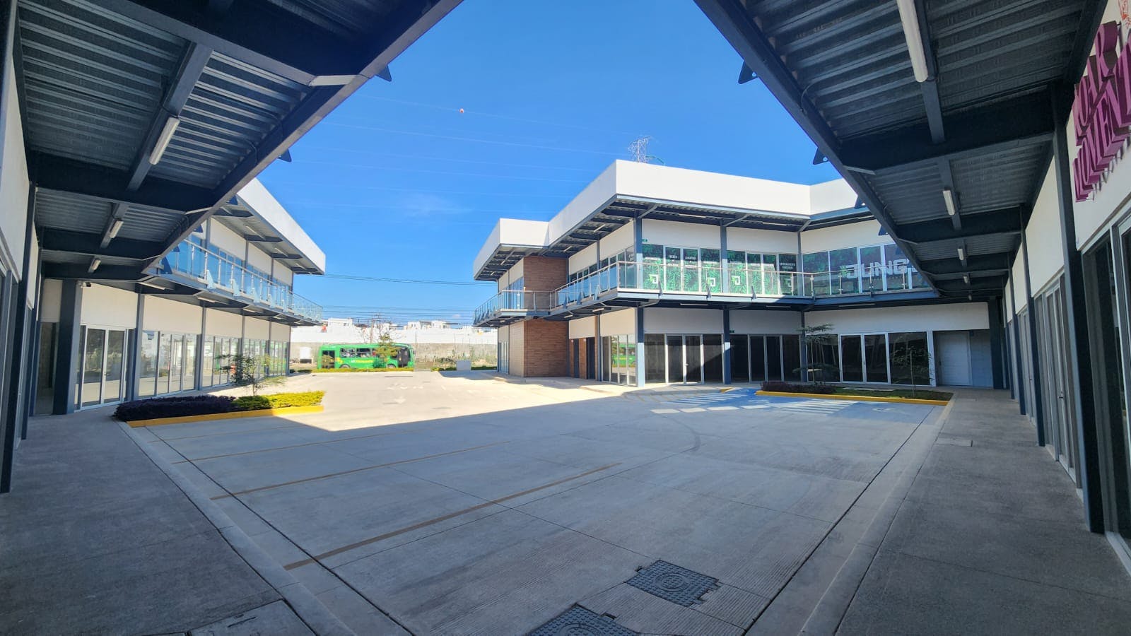 Local Comercial Spot2