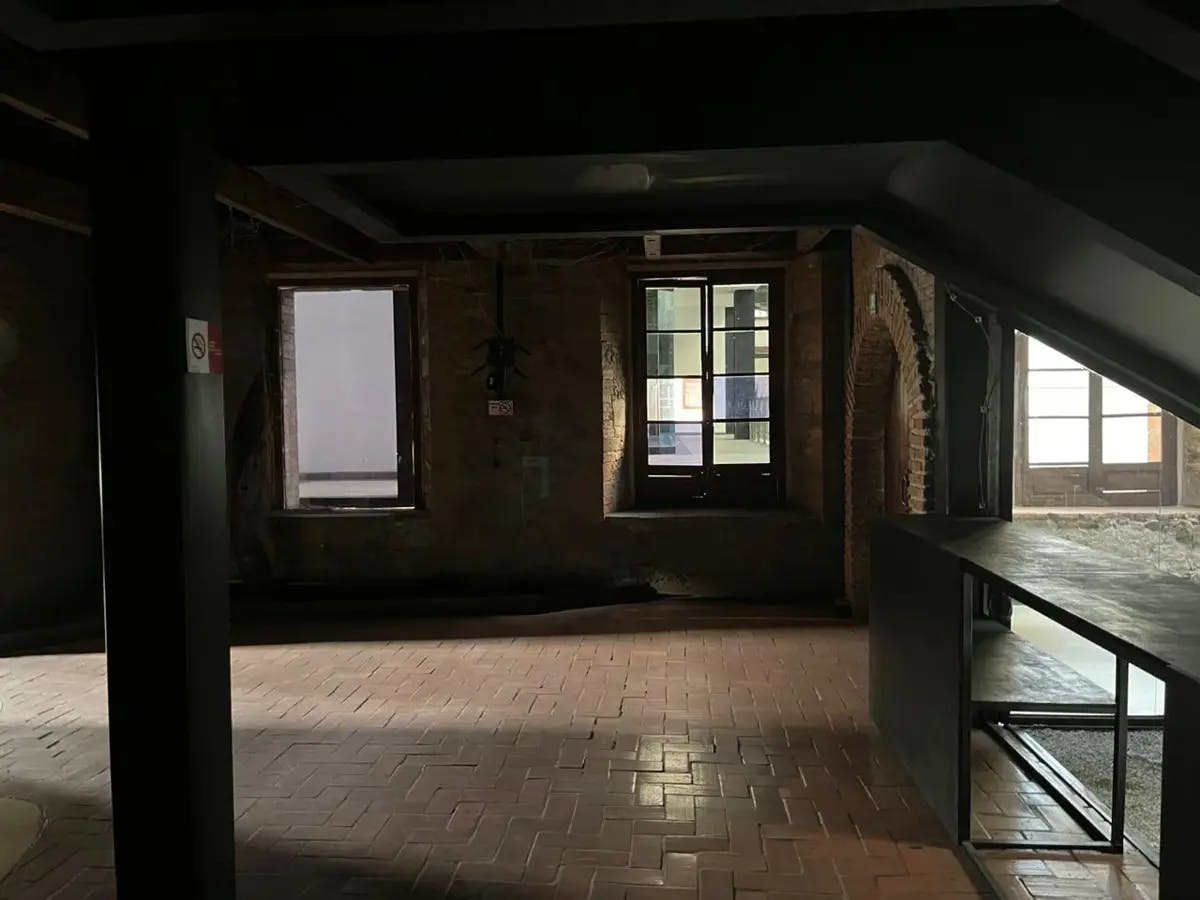 Local Comercial Spot2