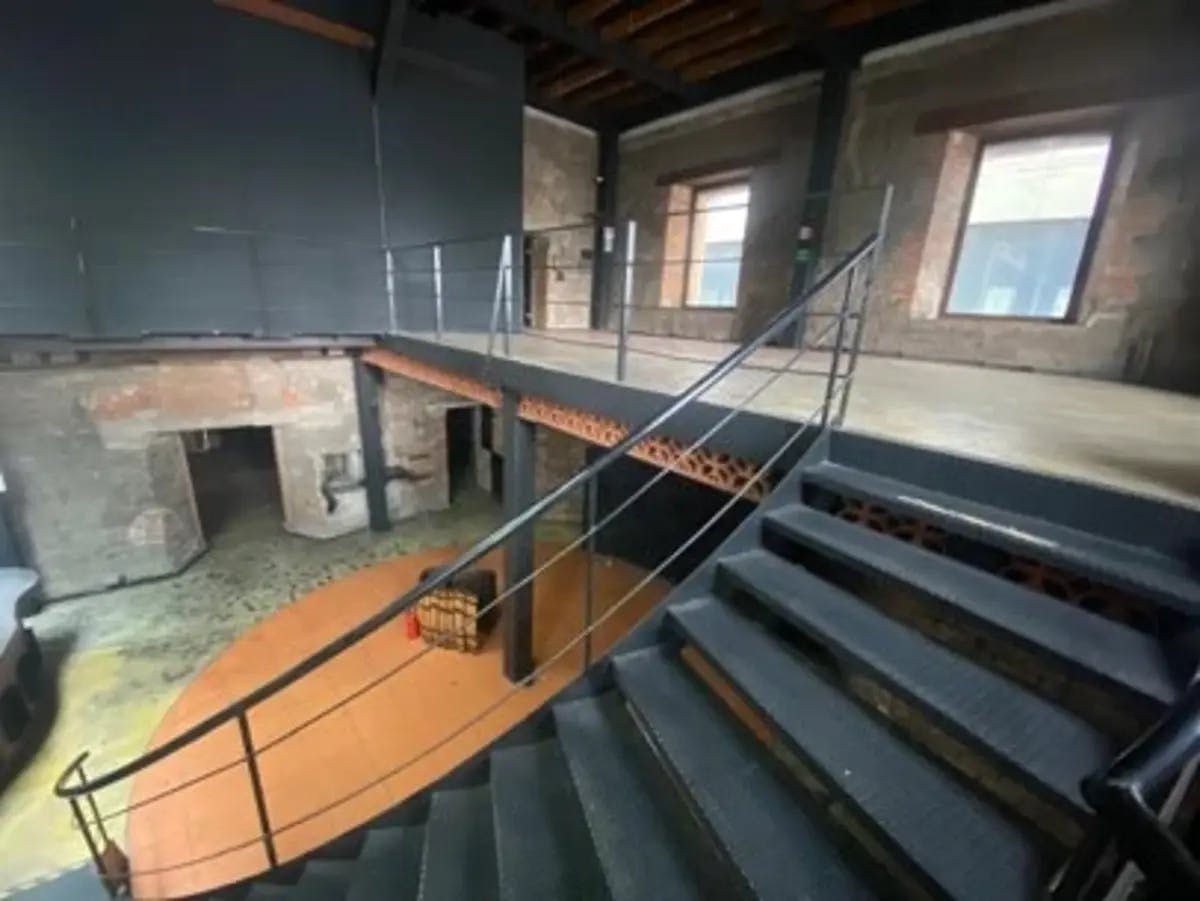 Local Comercial Spot2