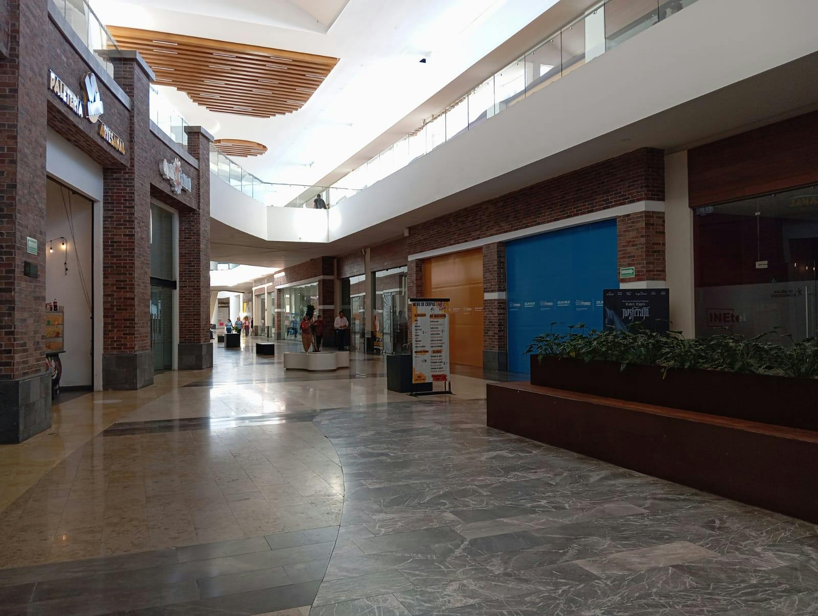 Local Comercial Spot2