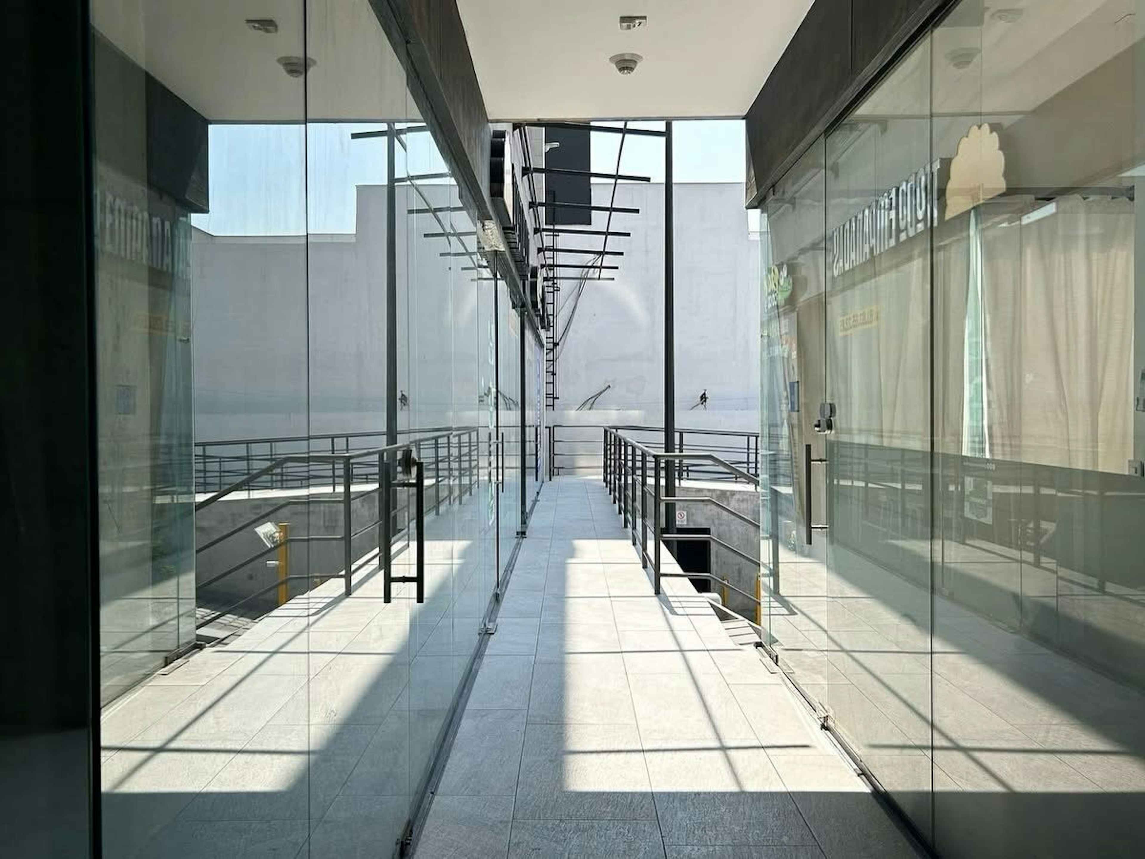 Avenida Constelaciones None