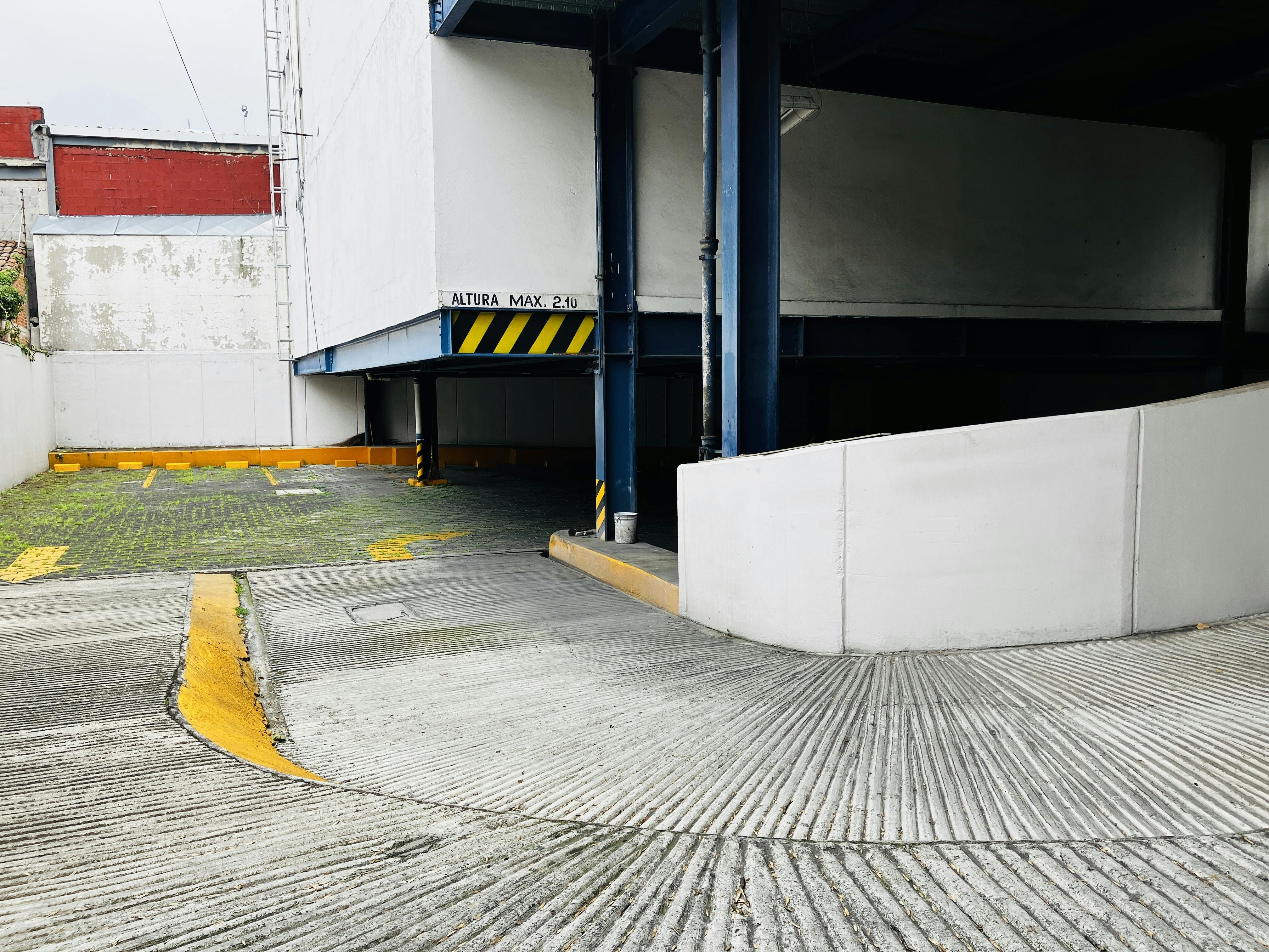 Local Comercial Spot2