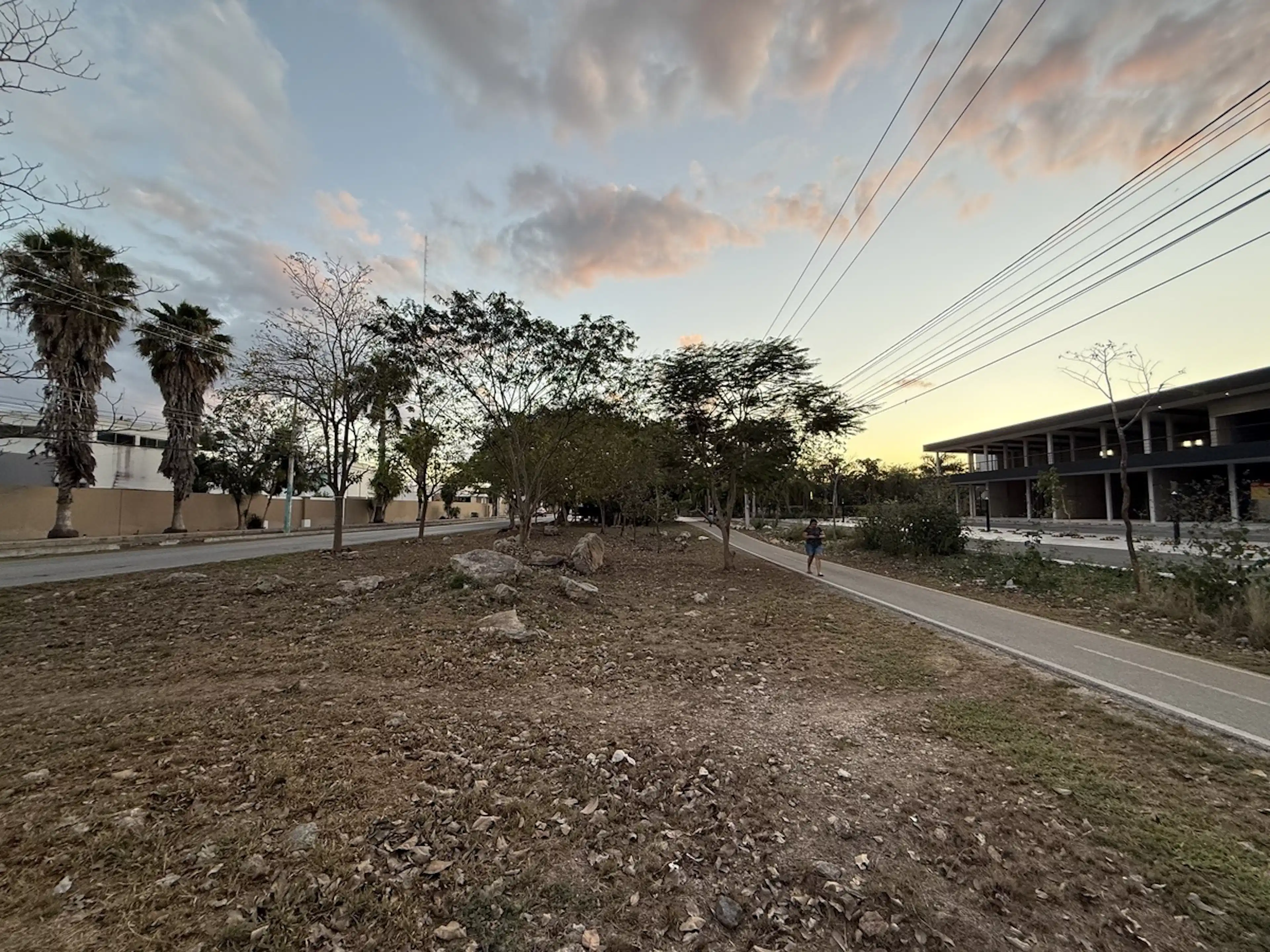 LOCAL COMERCIAL DEBAJO DE PRECIO COMERCIAL EN VENTA