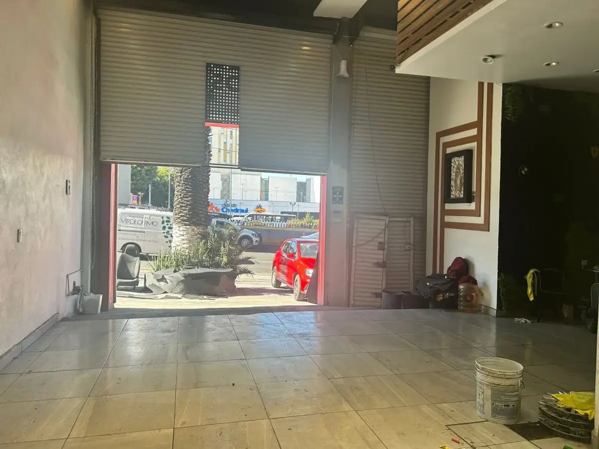 Local Comercial Spot2