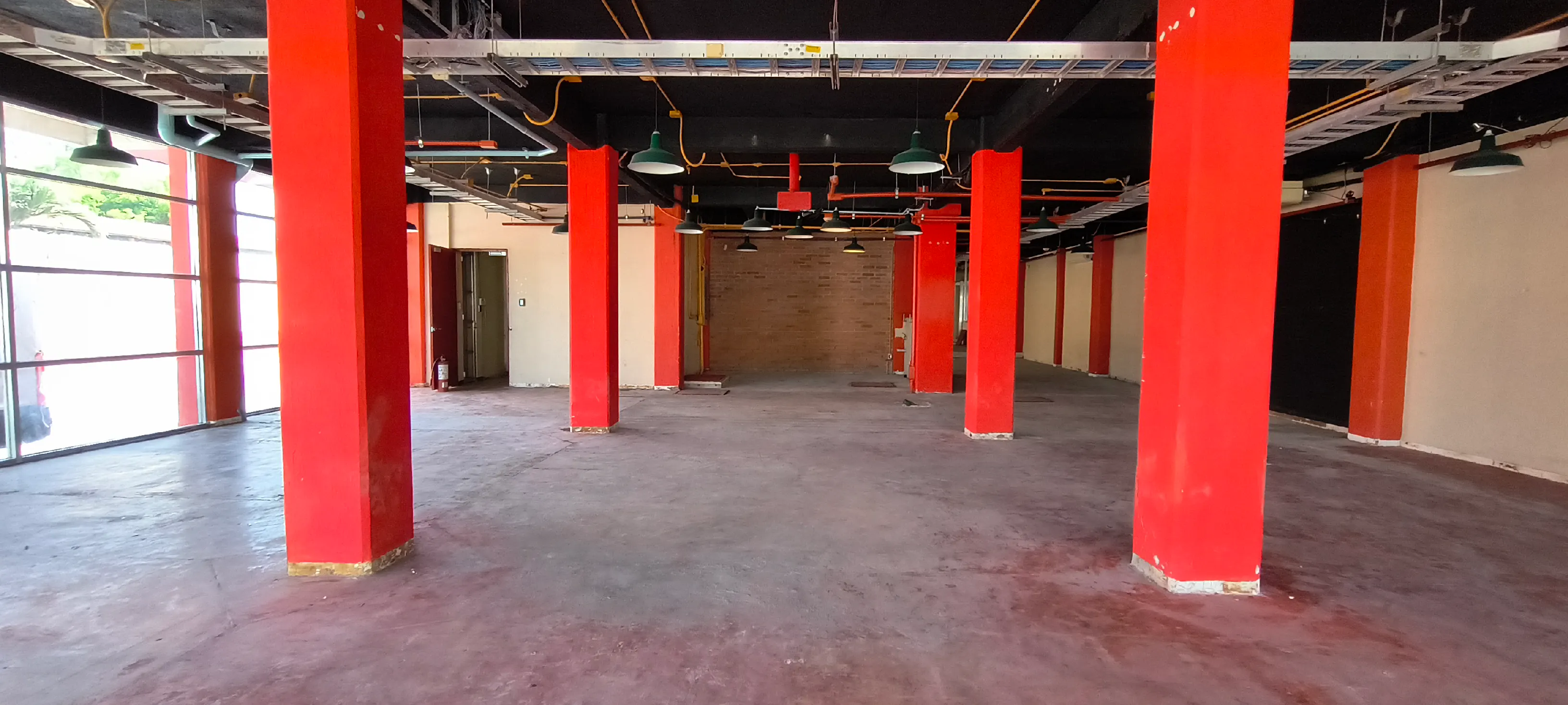 Local Comercial Spot2