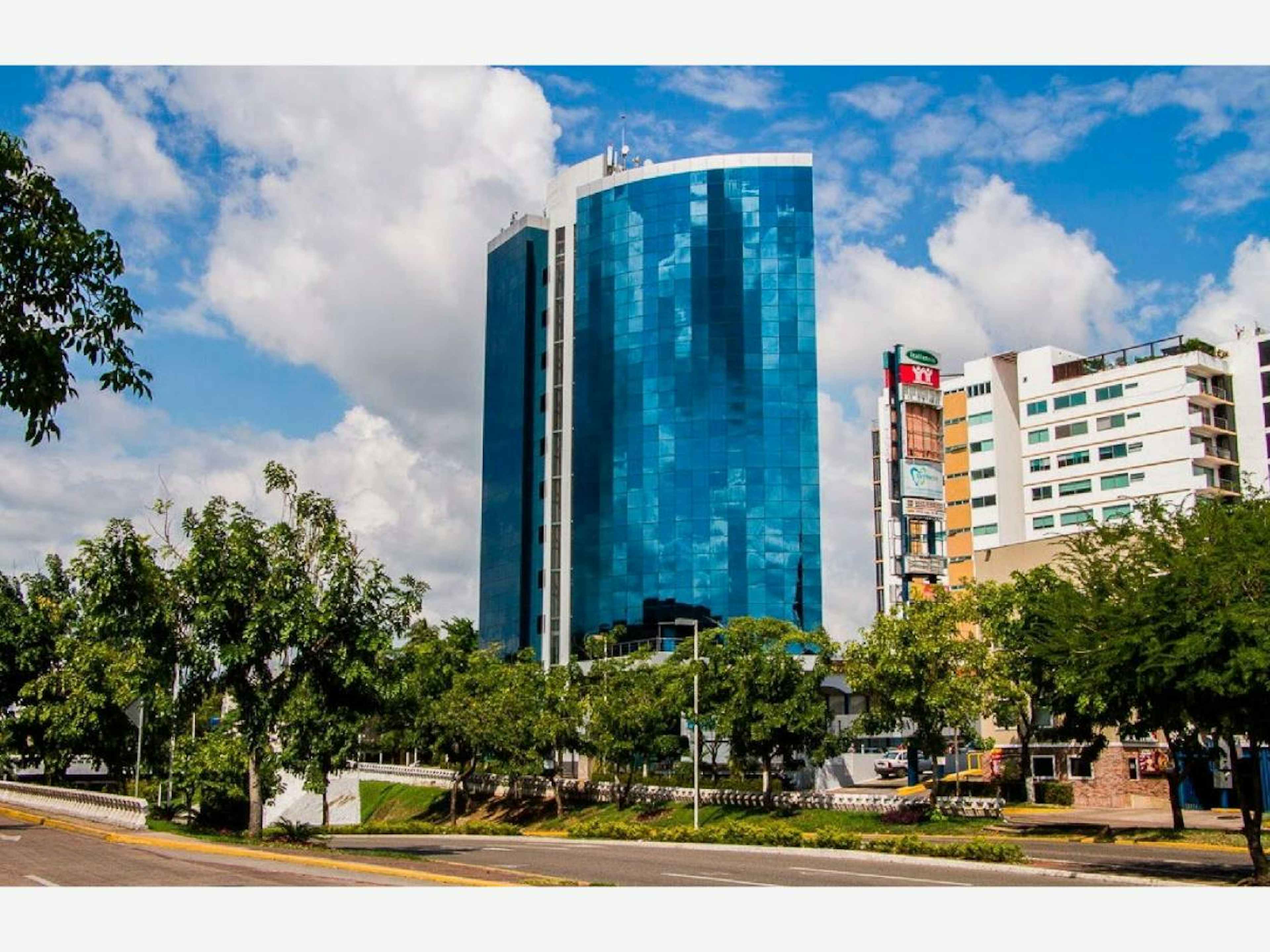 Av. Ruiz Cortines S/n