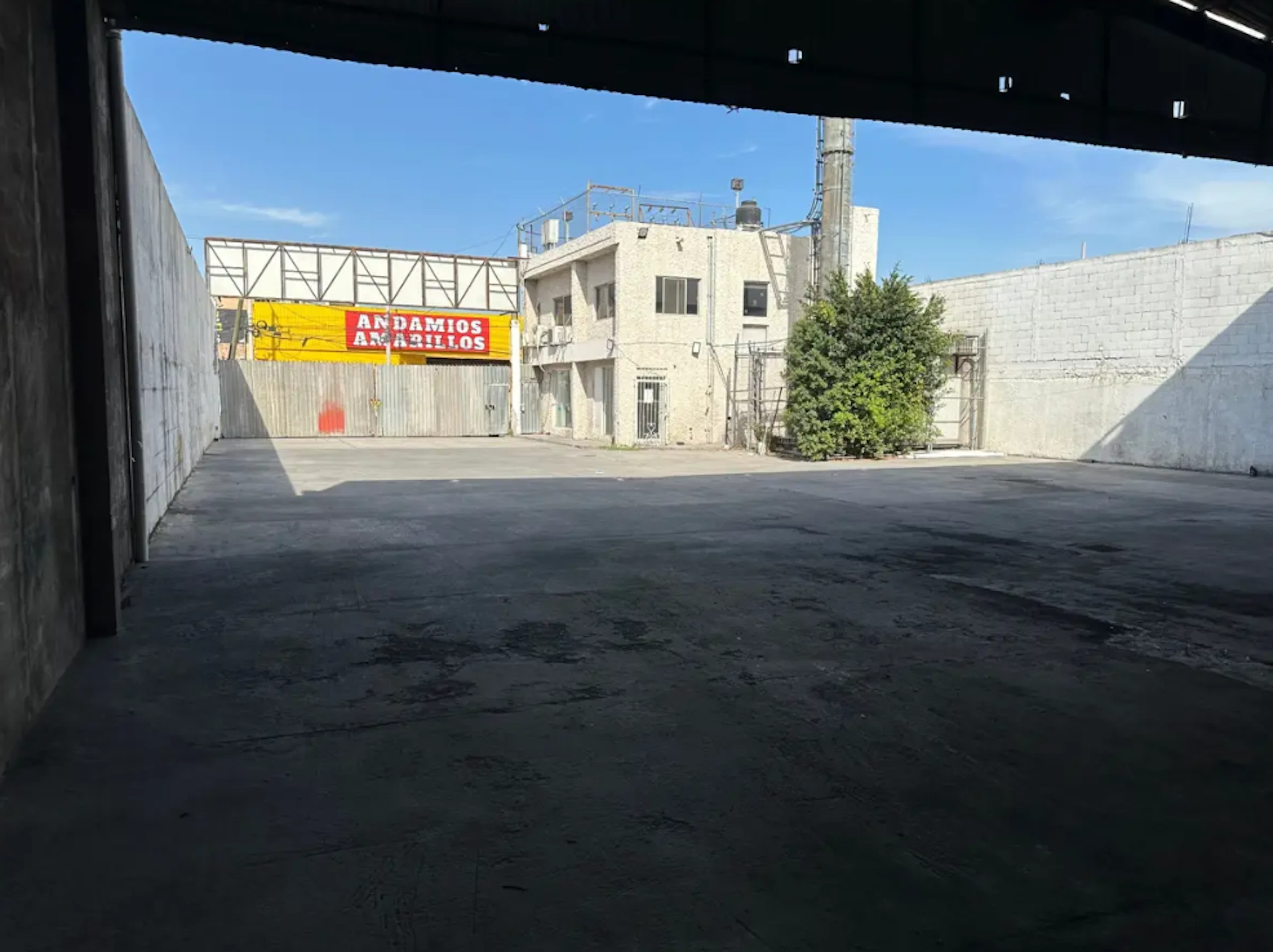 Local Comercial Spot2