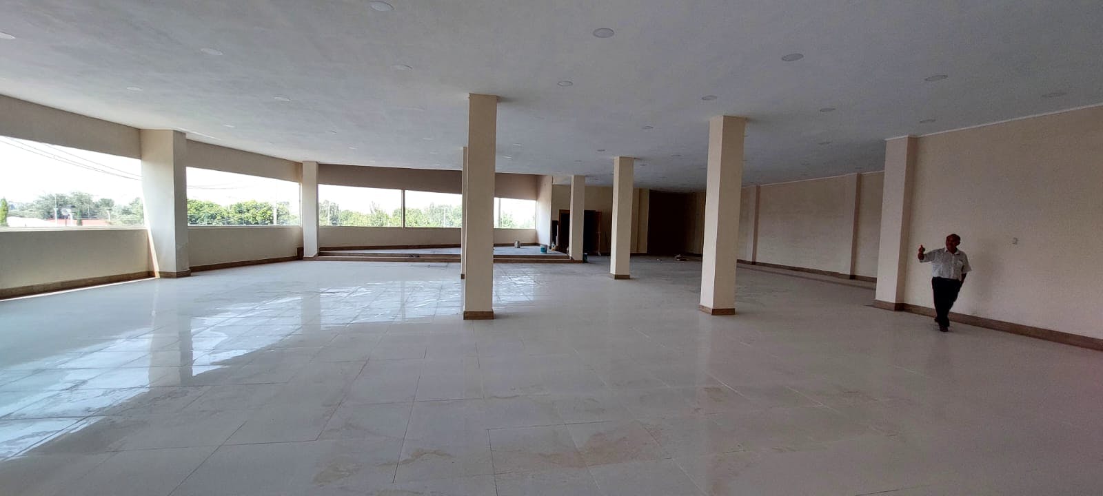 Local Comercial Spot2