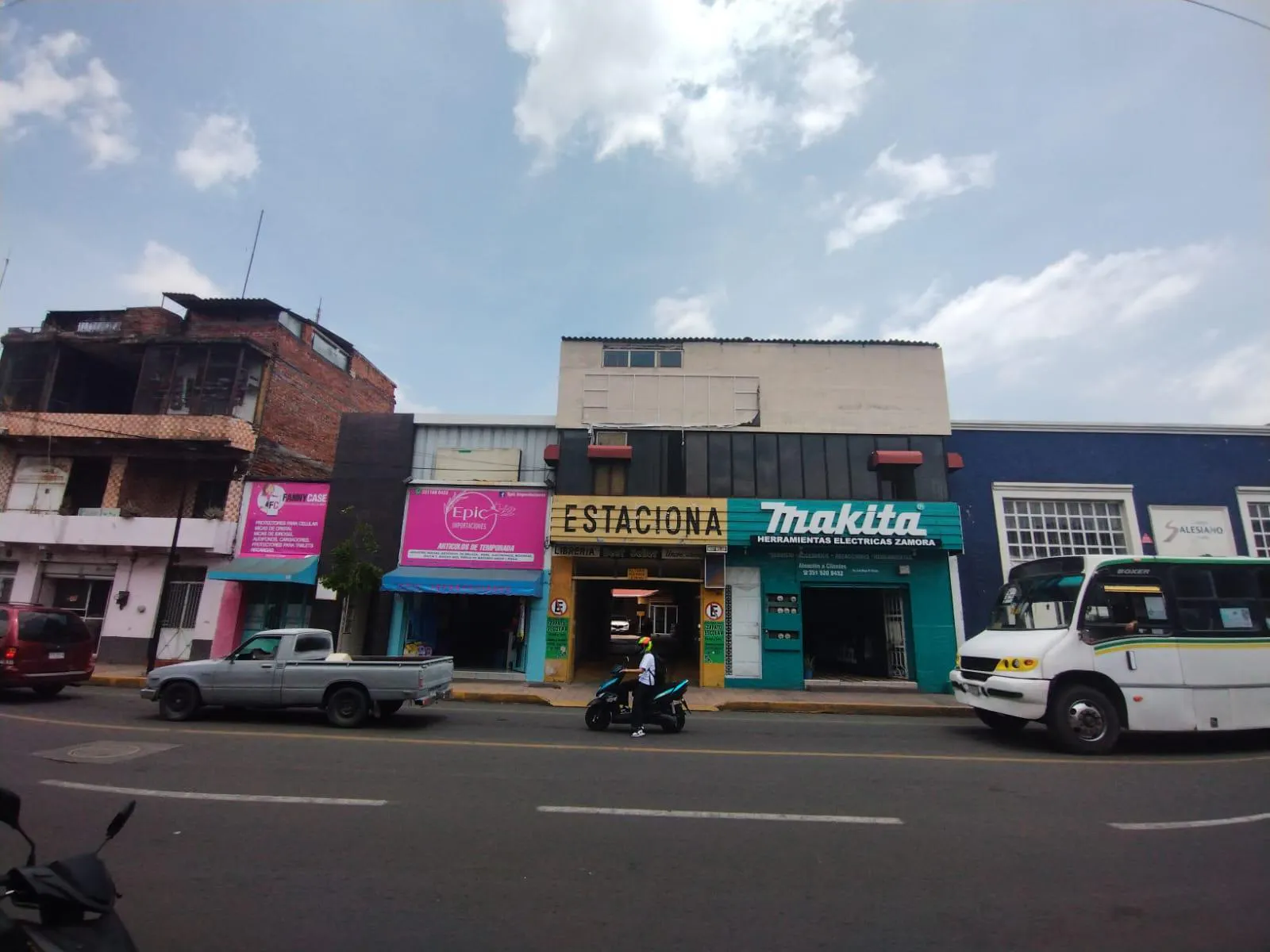 Local Comercial Spot2