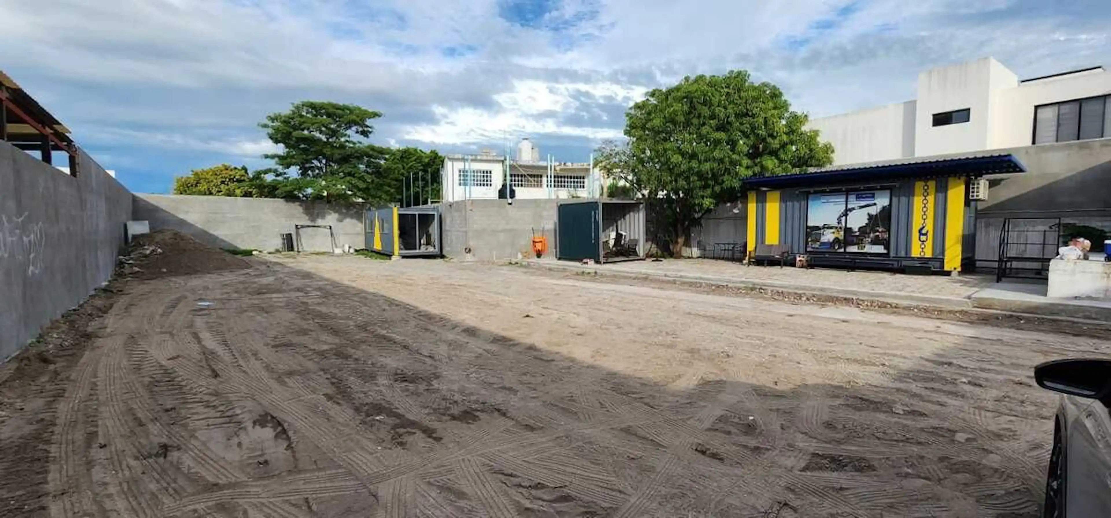 Se Renta Patio De Maniobras Con InstalaciÓn HidrÁulica, Completamente Bardeado