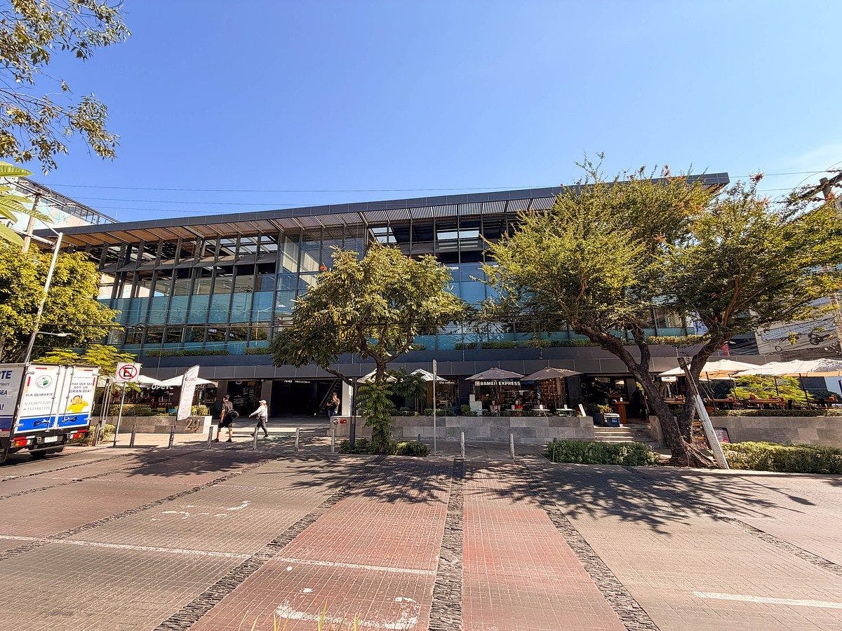 Local Comercial Spot2