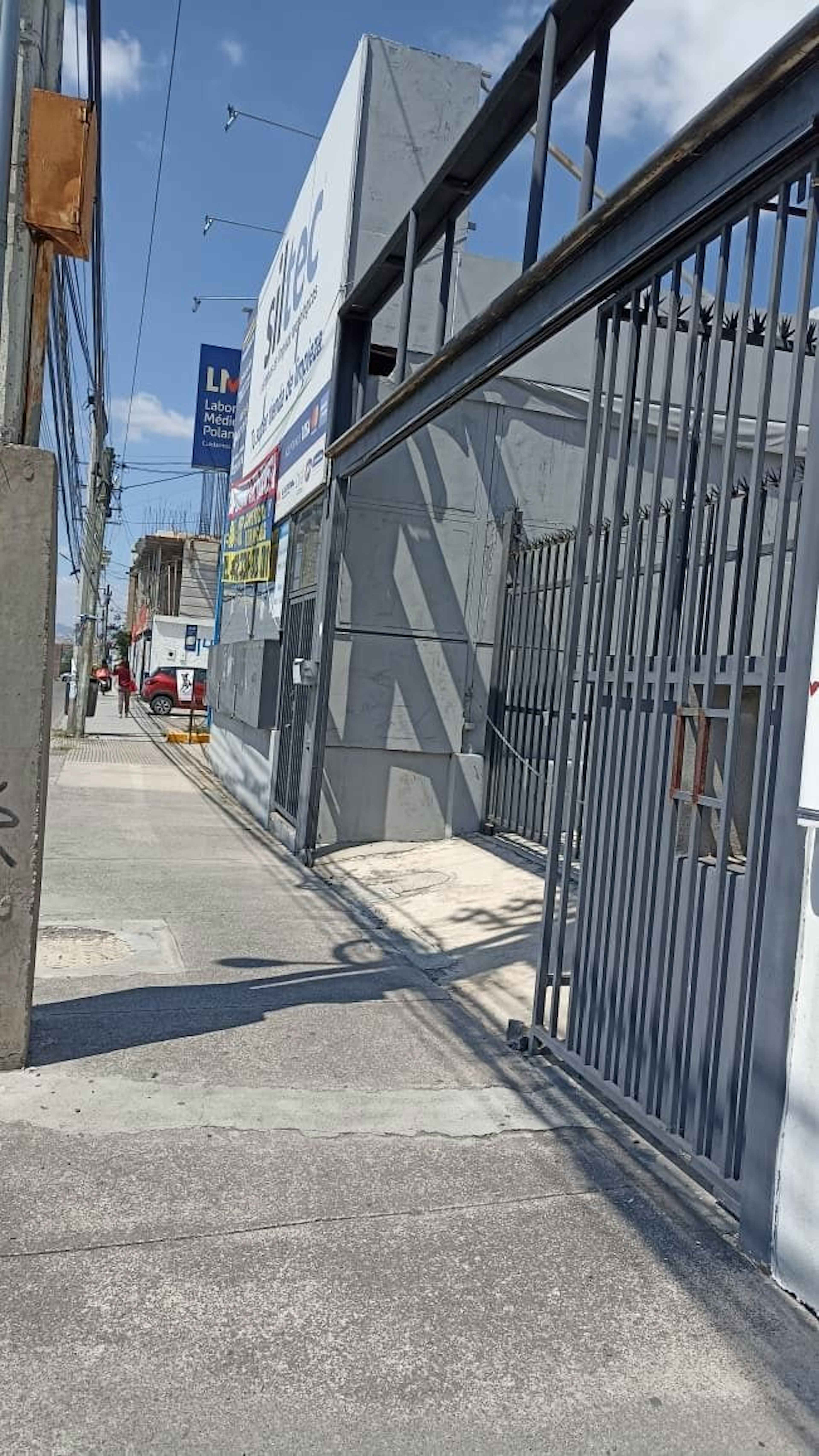 Prolongación Bernardo Quintana 133