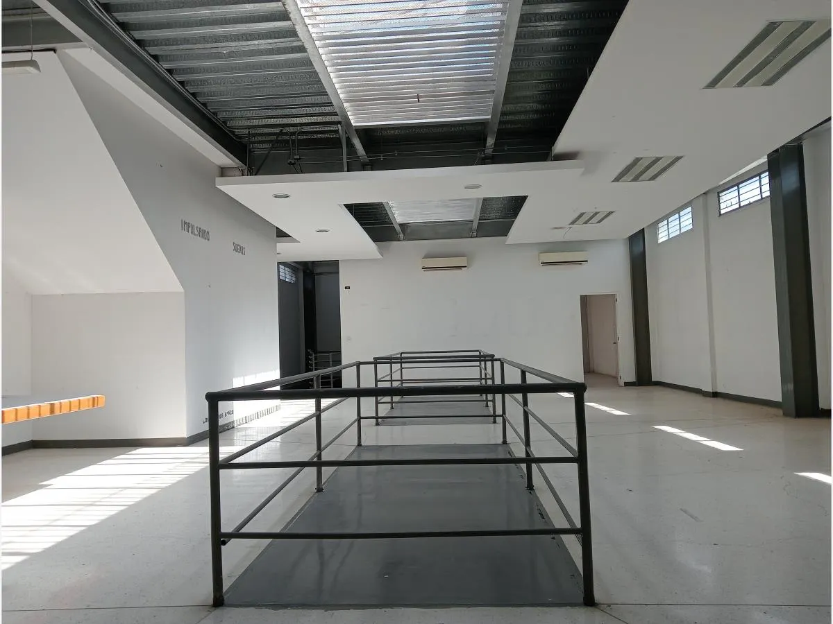 Local Comercial Spot2