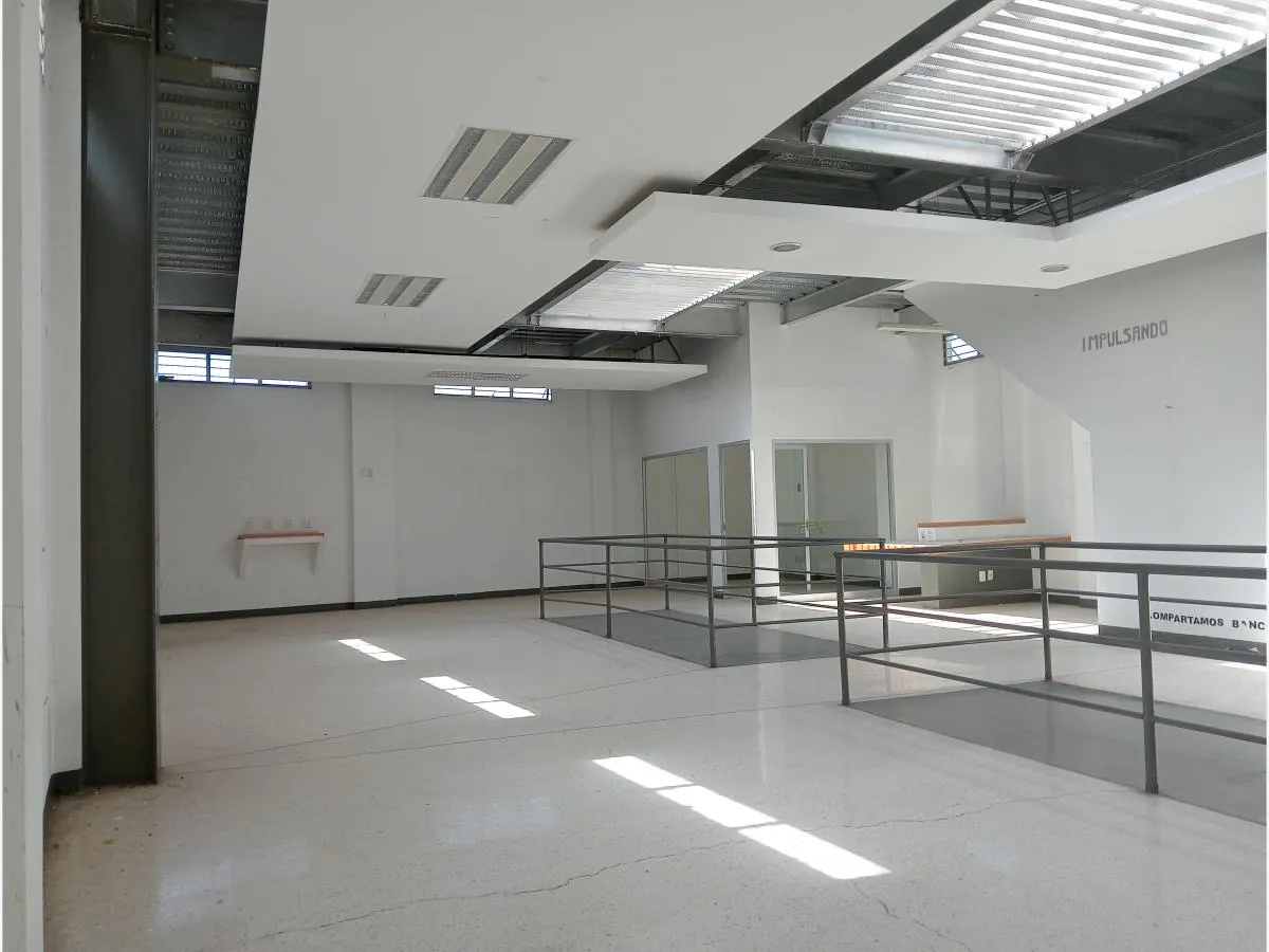Local Comercial Spot2
