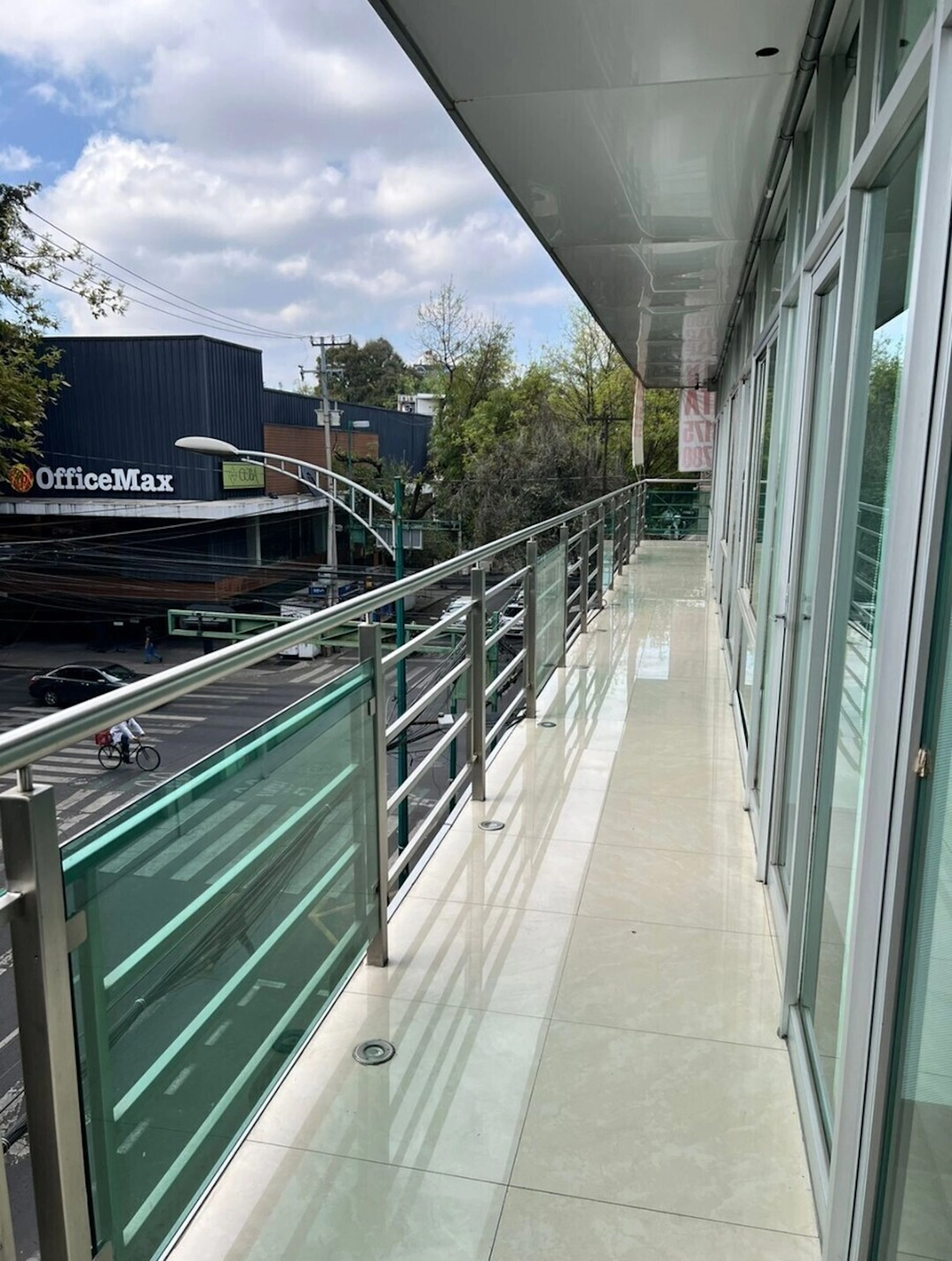 Local Comercial Spot2