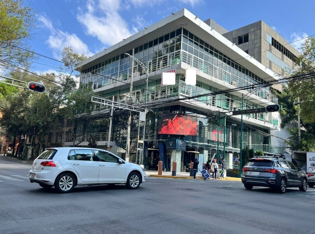 Local Comercial Spot2